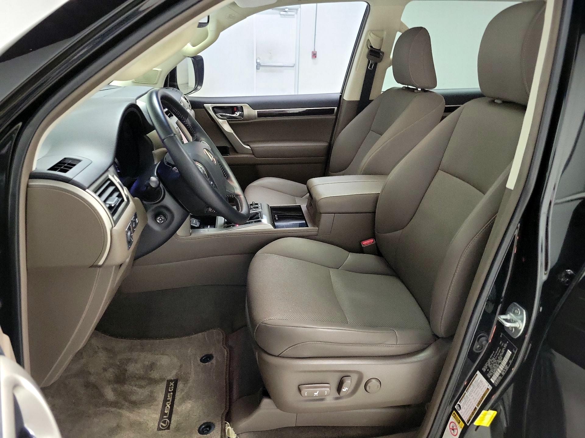 Thumbnail: 2019 Lexus GX - 11