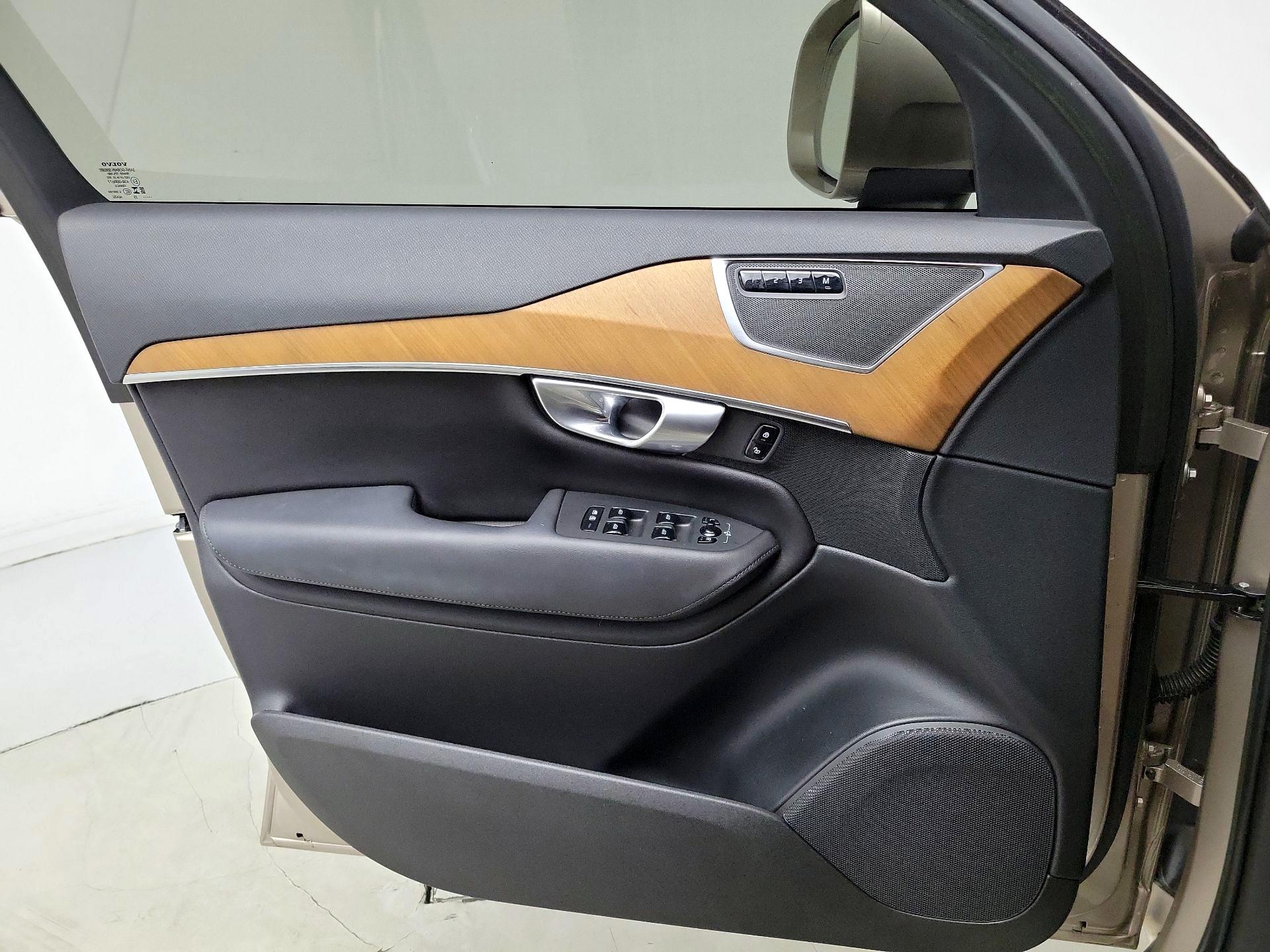Thumbnail: 2023 Volvo XC90 - 12