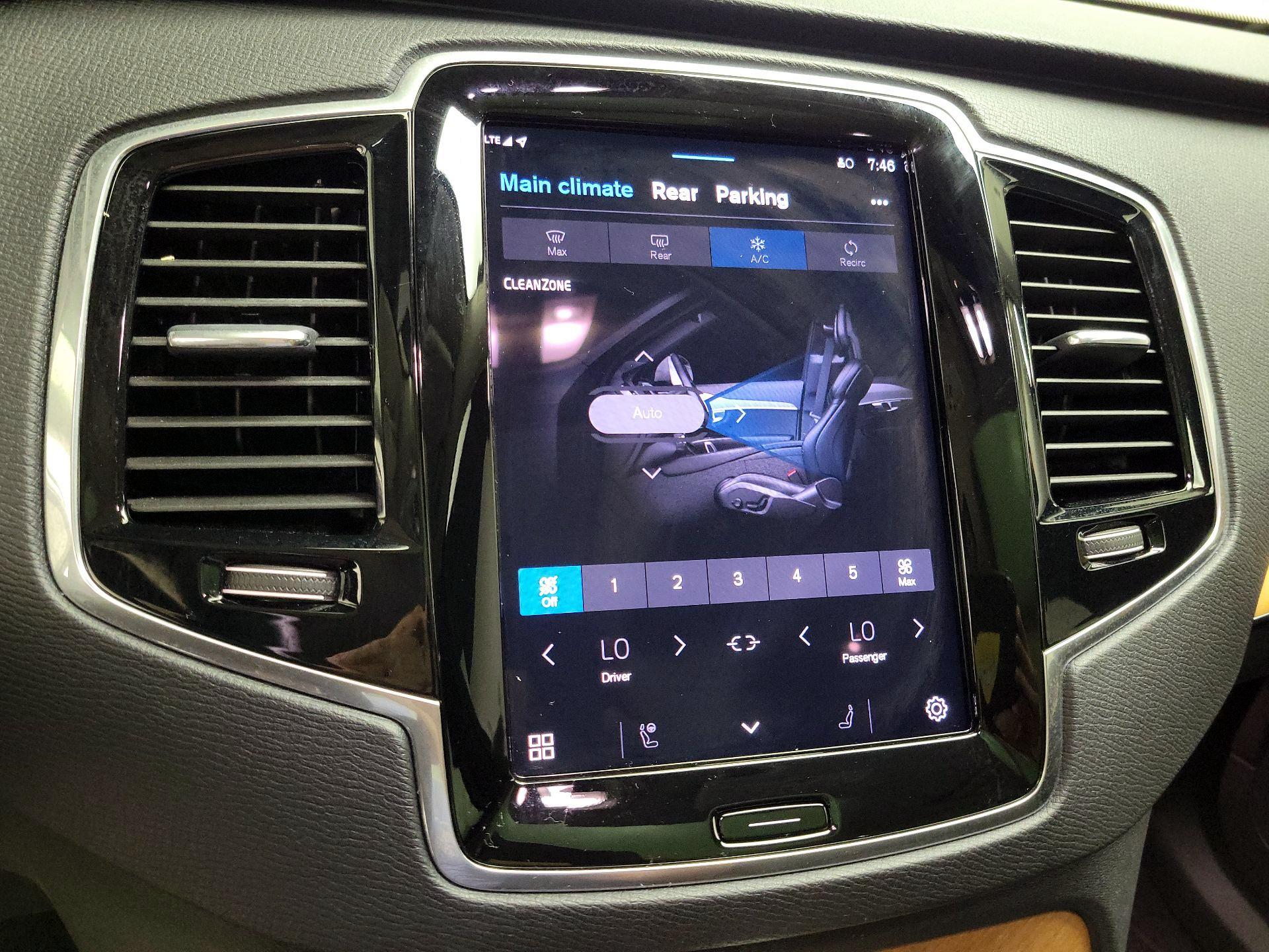 Thumbnail: 2023 Volvo XC90 - 17