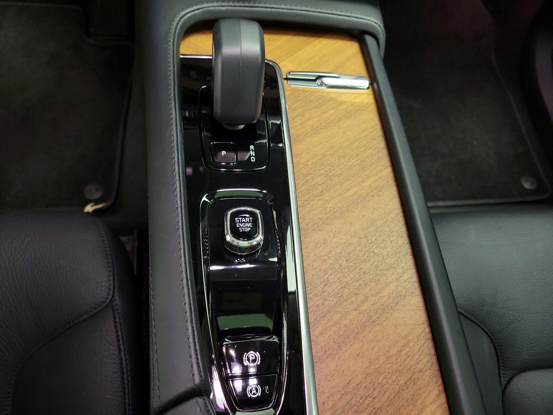 Thumbnail: 2023 Volvo XC90 - 18