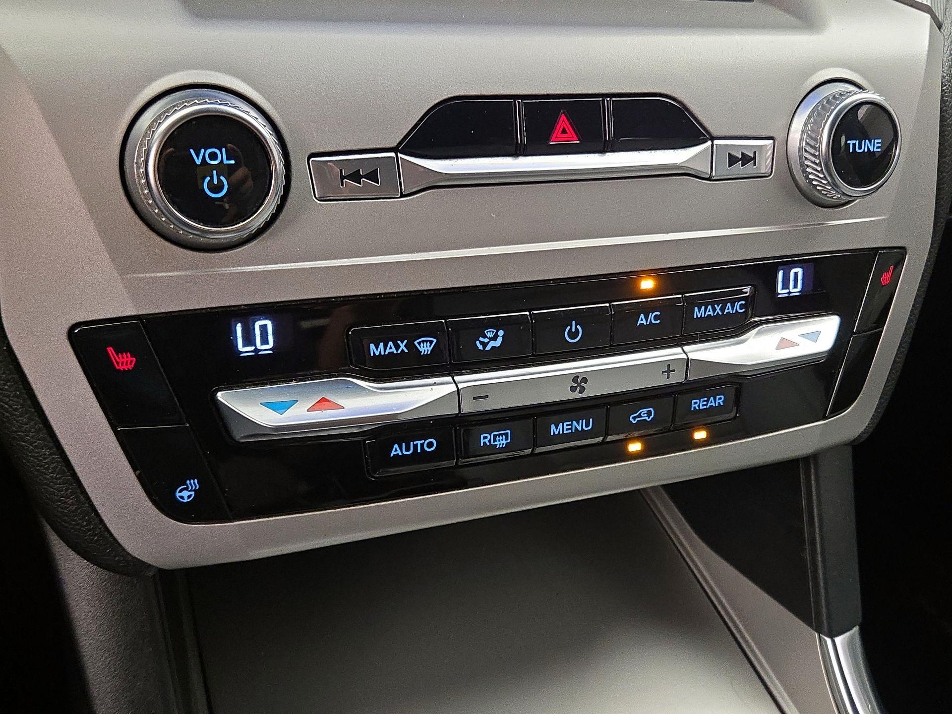 Thumbnail: 2021 Ford Explorer - 17