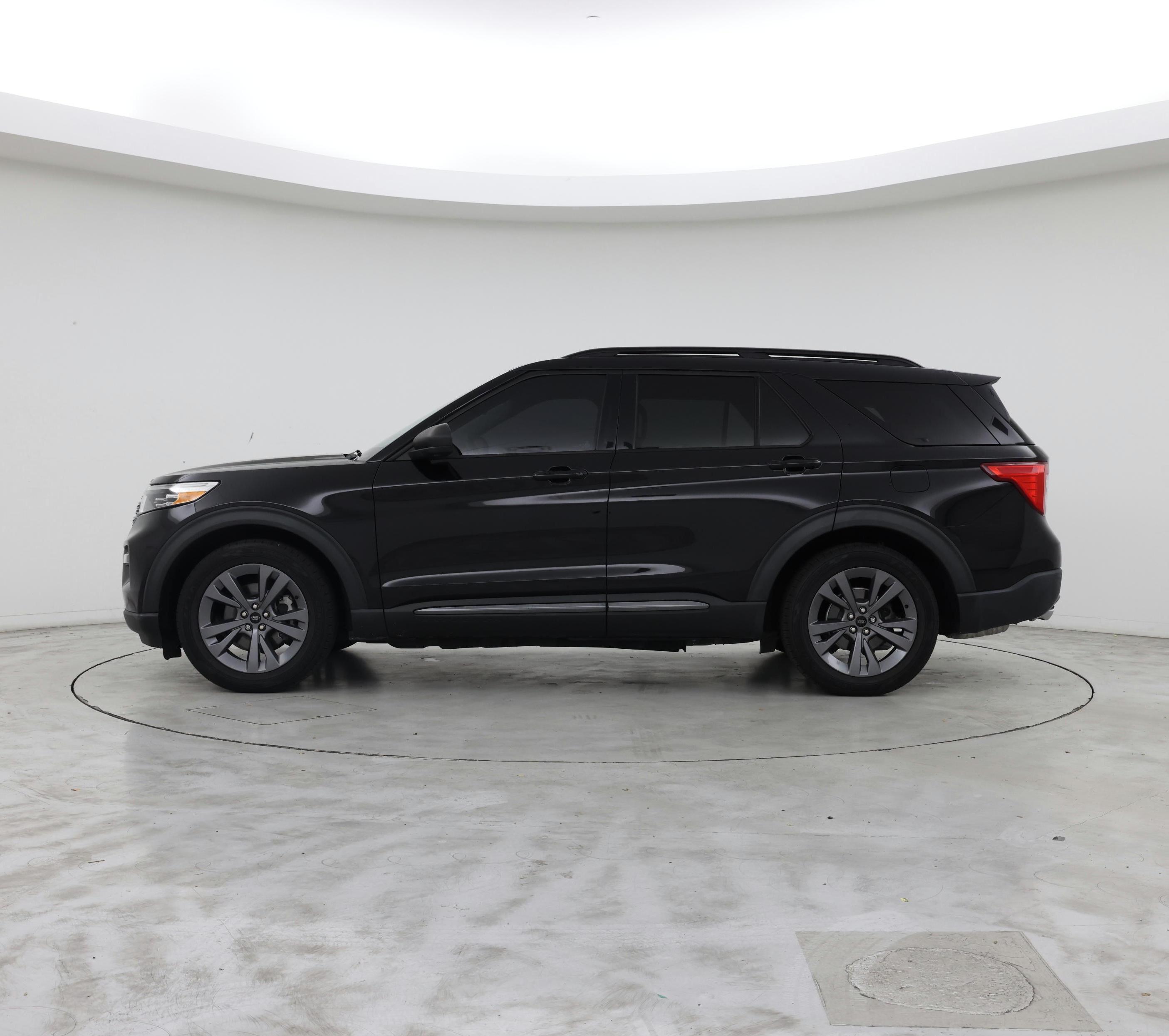 Thumbnail: 2021 Ford Explorer - 3