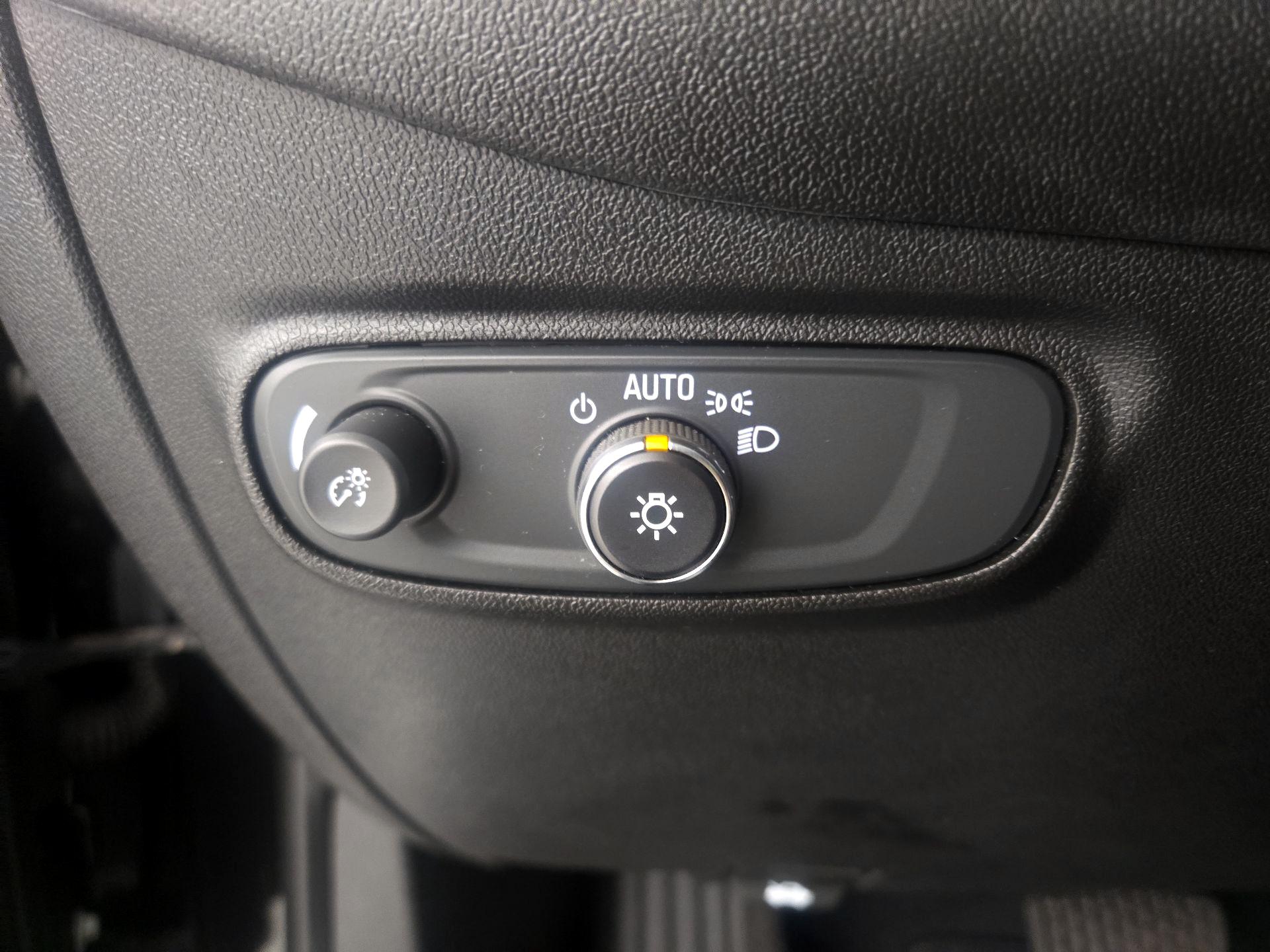 Thumbnail: 2020 Chevrolet Equinox - 13