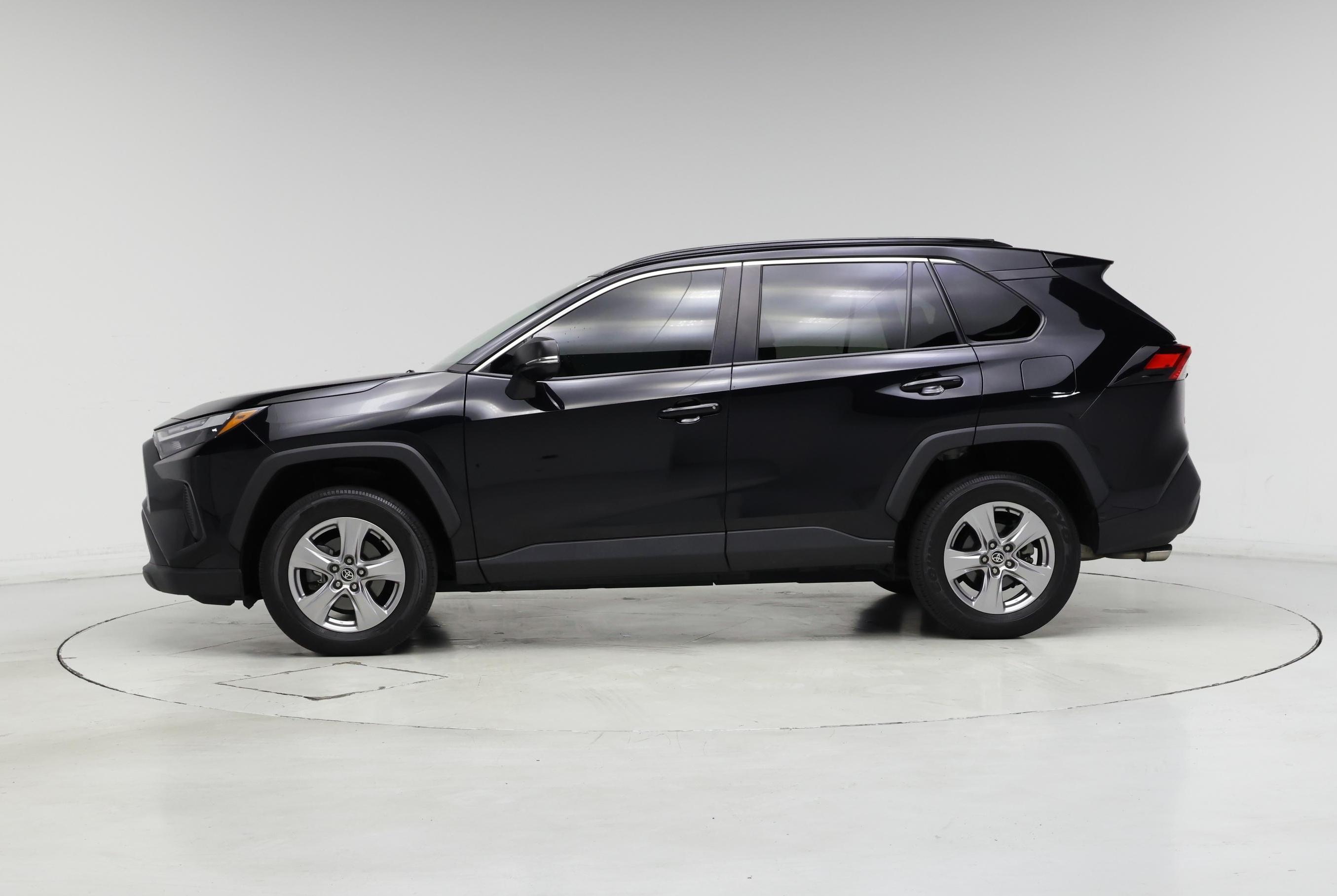 Thumbnail: 2022 Toyota RAV4 - 3