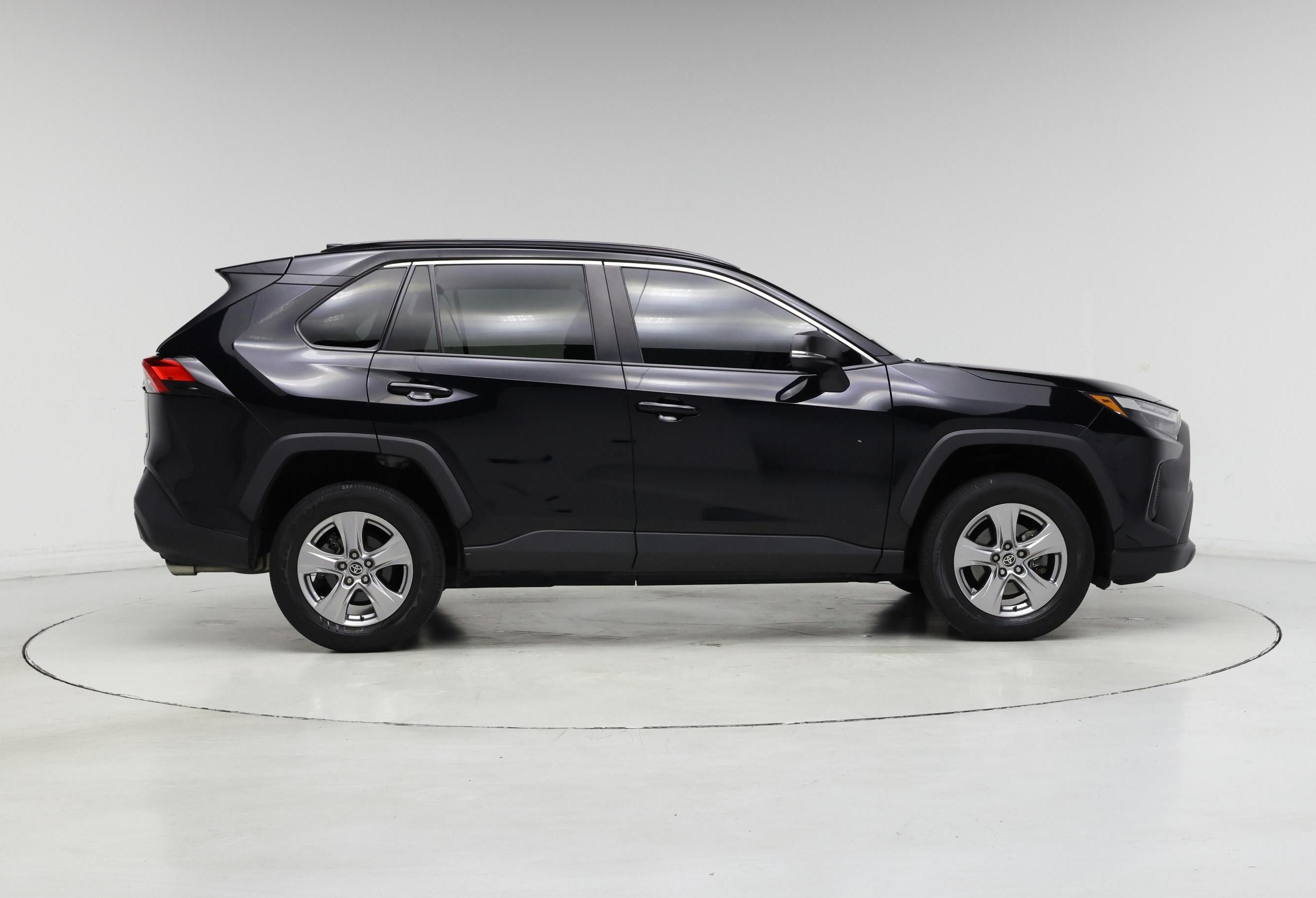 Thumbnail: 2022 Toyota RAV4 - 7