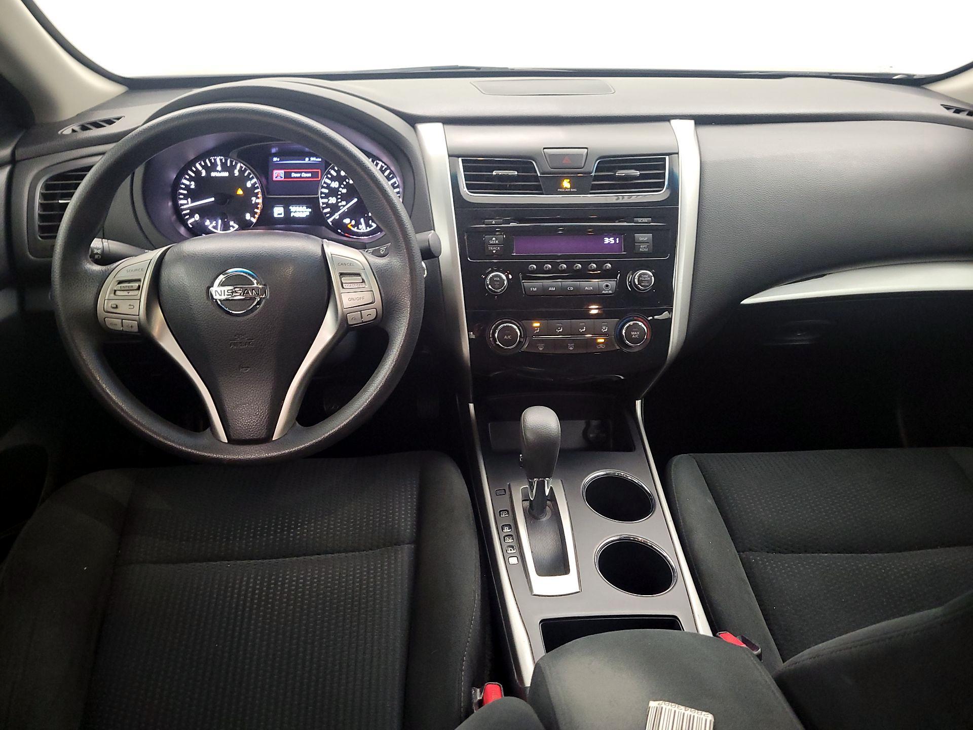 Thumbnail: 2015 Nissan Altima - 9
