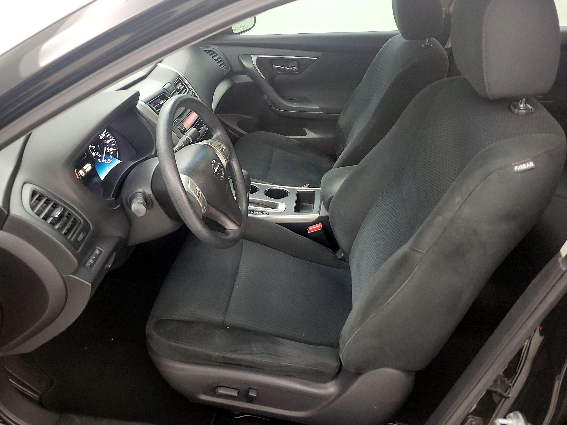 Thumbnail: 2015 Nissan Altima - 11