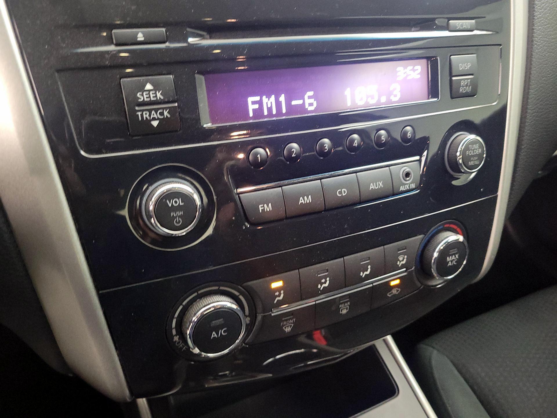 Thumbnail: 2015 Nissan Altima - 14