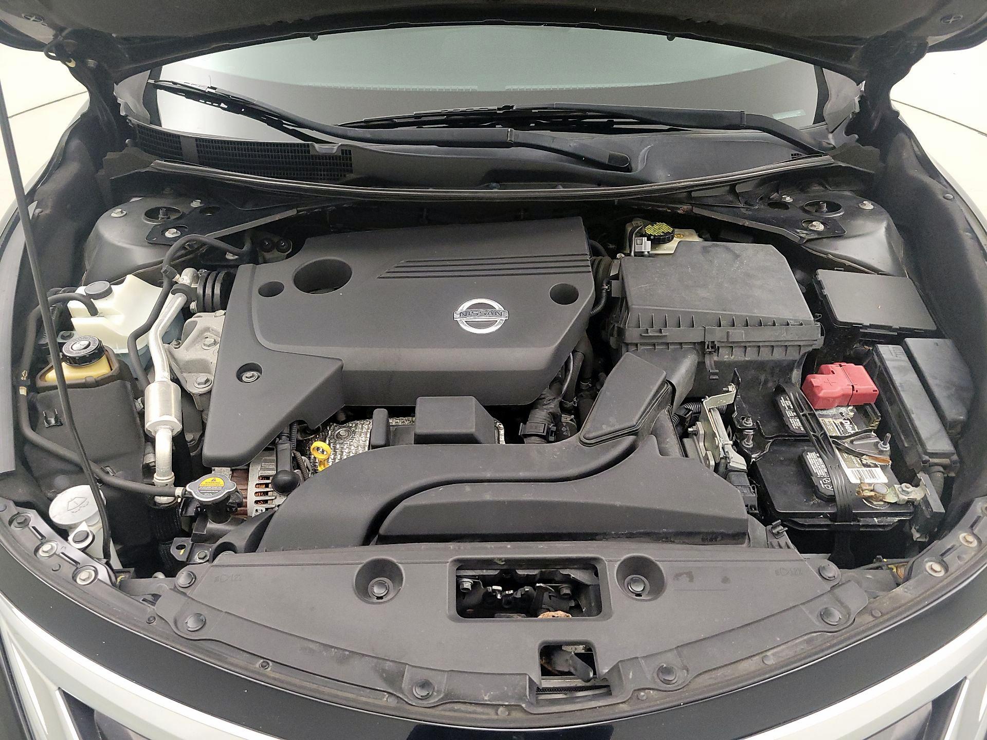 Thumbnail: 2015 Nissan Altima - 20