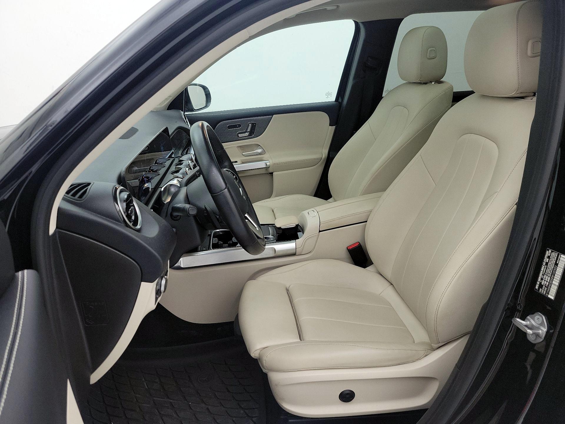 Thumbnail: 2021 Mercedes-Benz GLB - 11