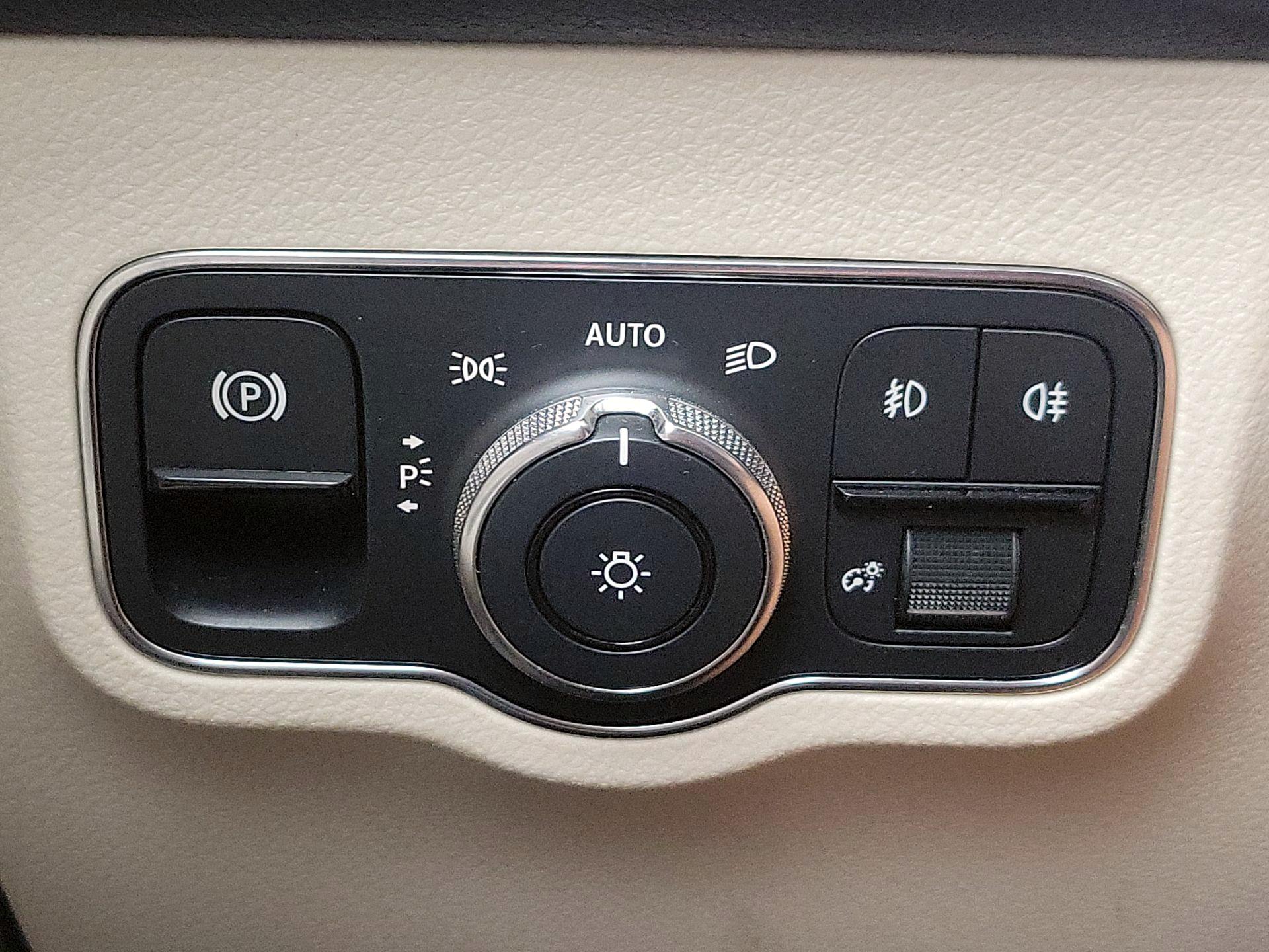 Thumbnail: 2021 Mercedes-Benz GLB - 13