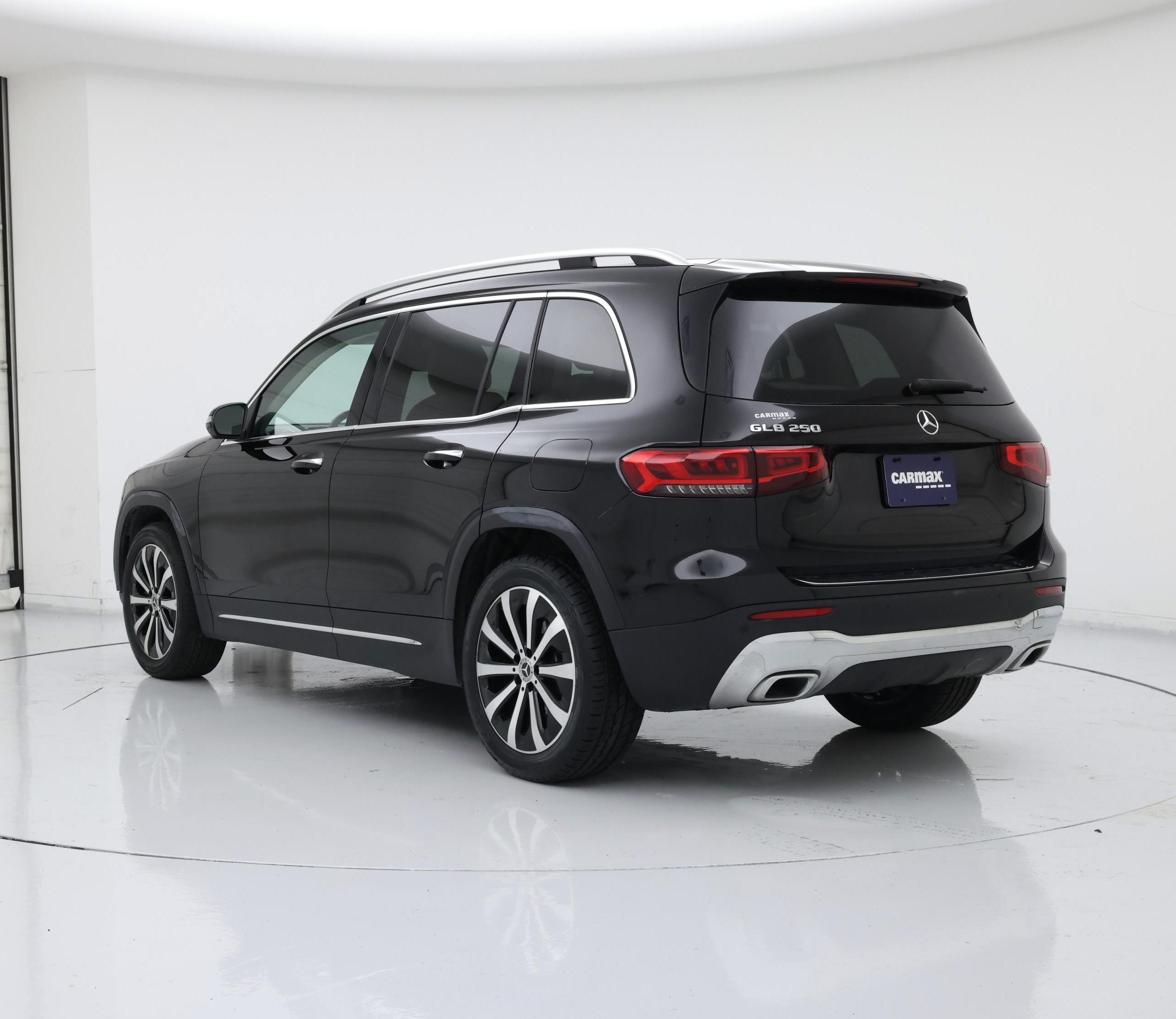 Thumbnail: 2021 Mercedes-Benz GLB - 2