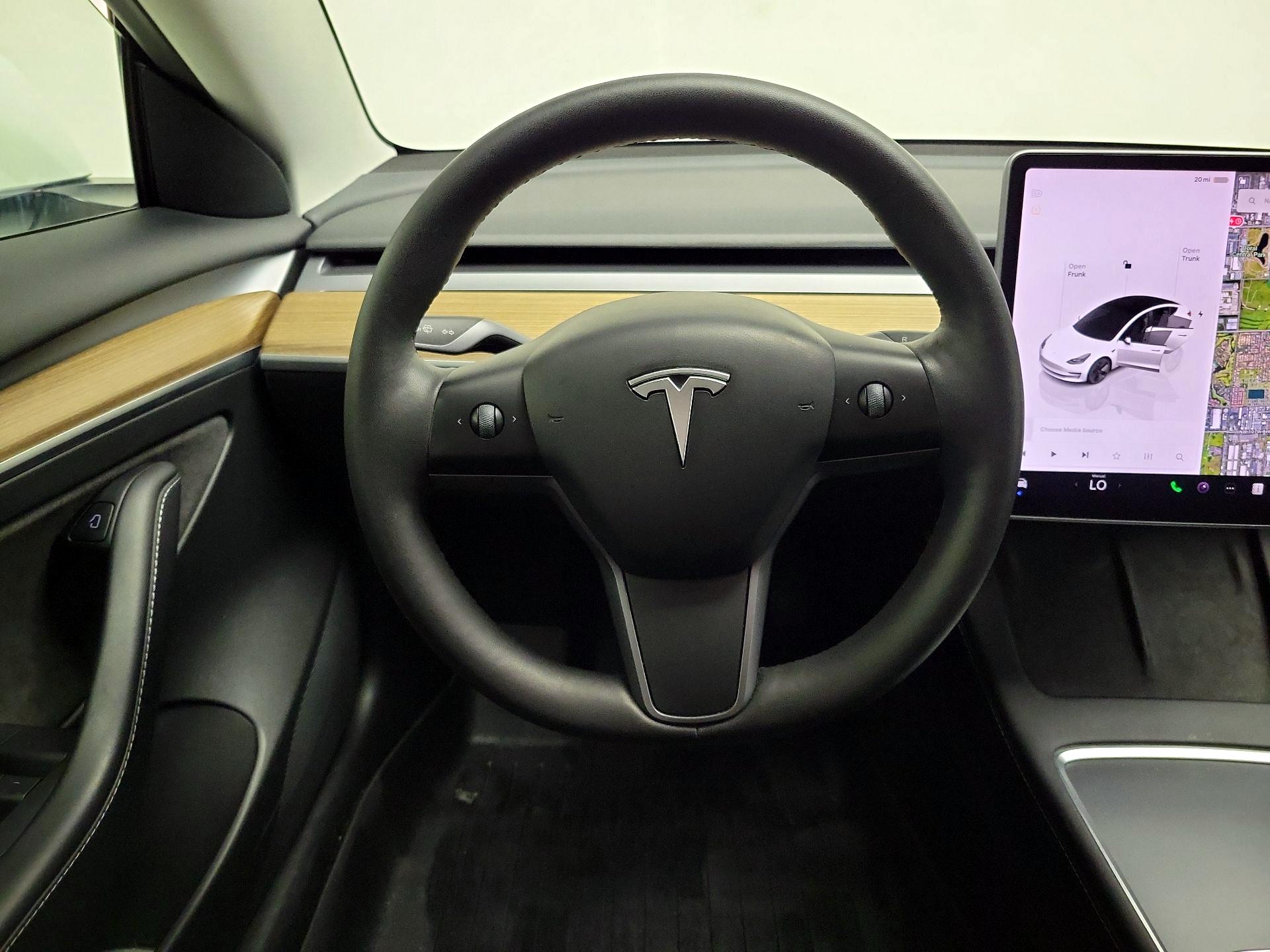 Thumbnail: 2023 Tesla Model 3 - 10