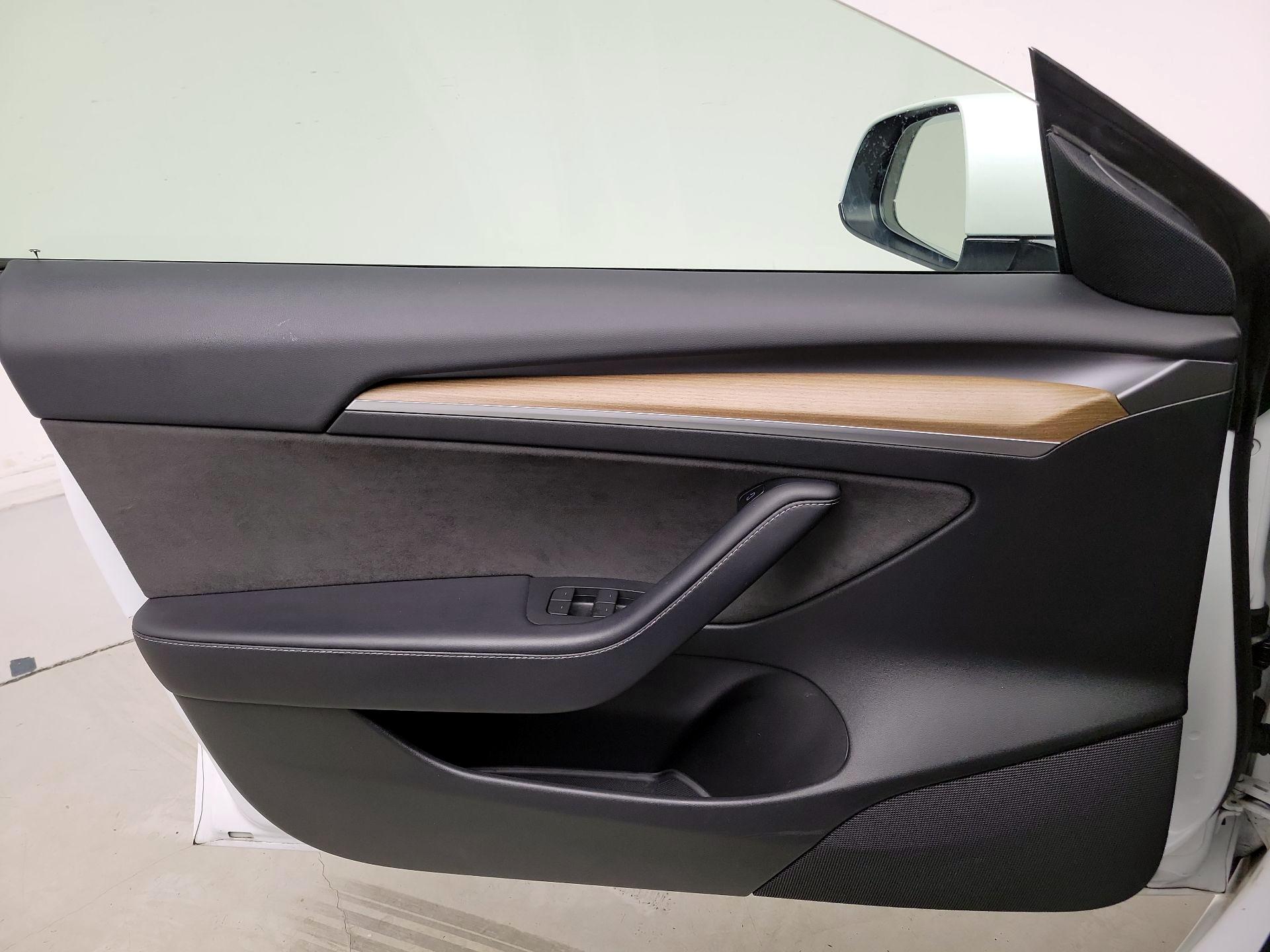Thumbnail: 2023 Tesla Model 3 - 12