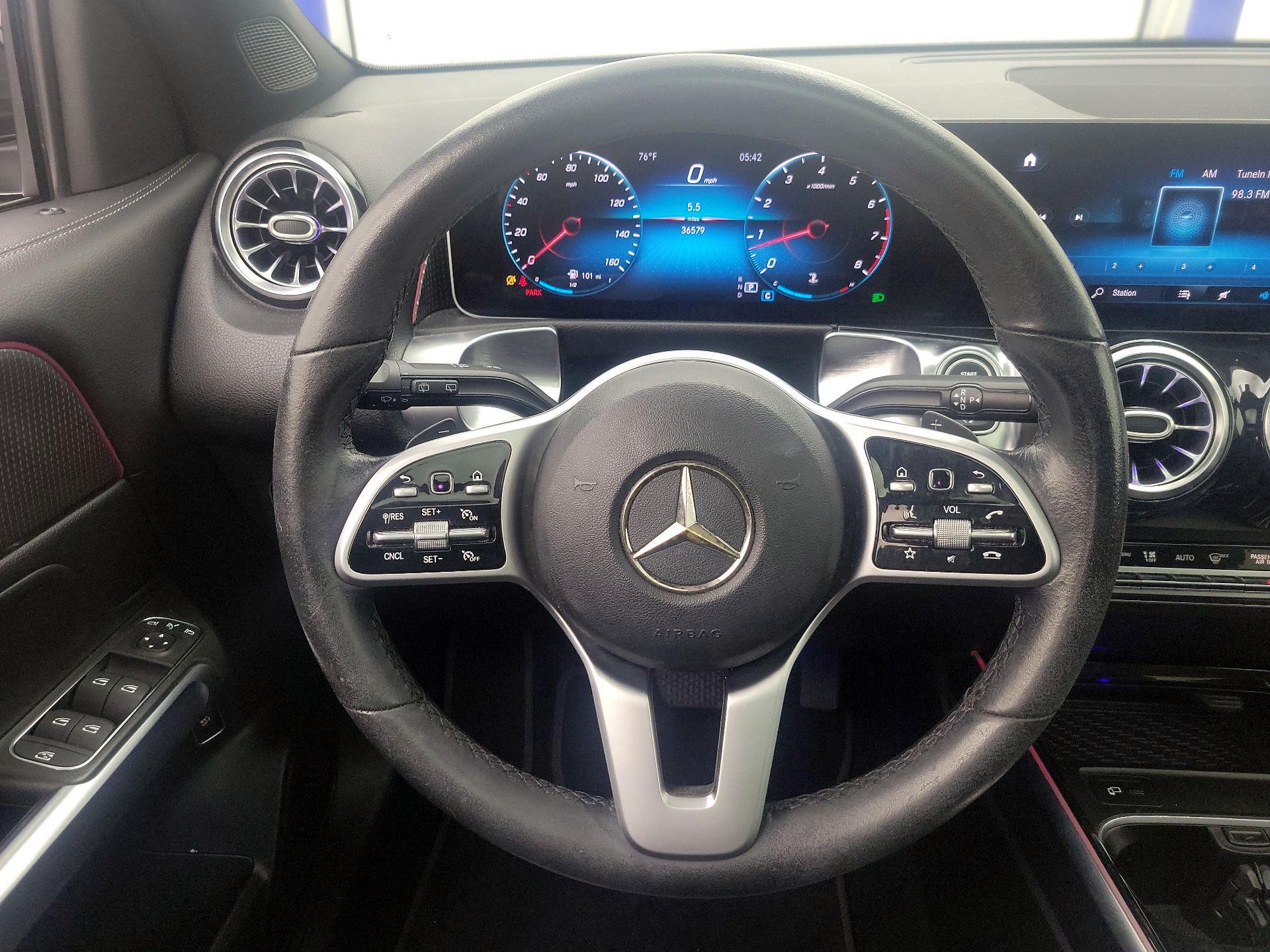 Thumbnail: 2021 Mercedes-Benz GLB - 10