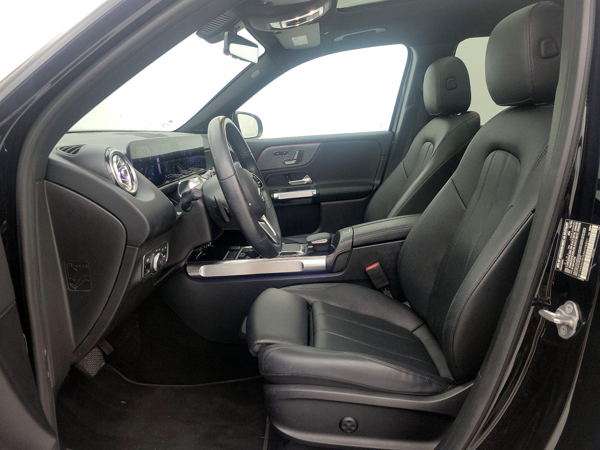 Thumbnail: 2021 Mercedes-Benz GLB - 11