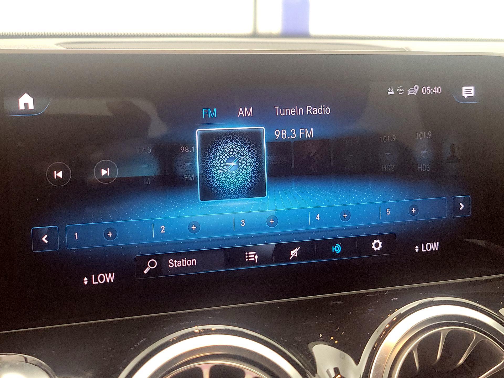 Thumbnail: 2021 Mercedes-Benz GLB - 15