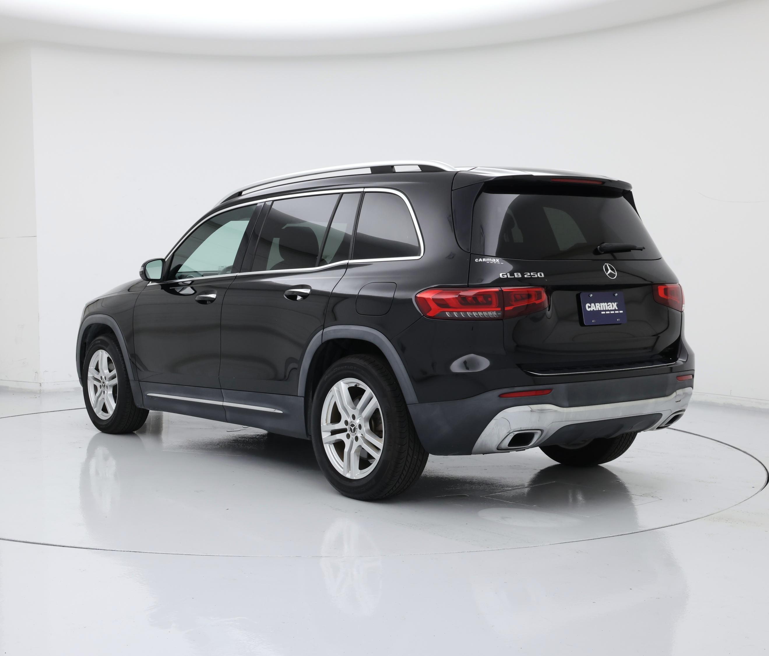 Thumbnail: 2021 Mercedes-Benz GLB - 2