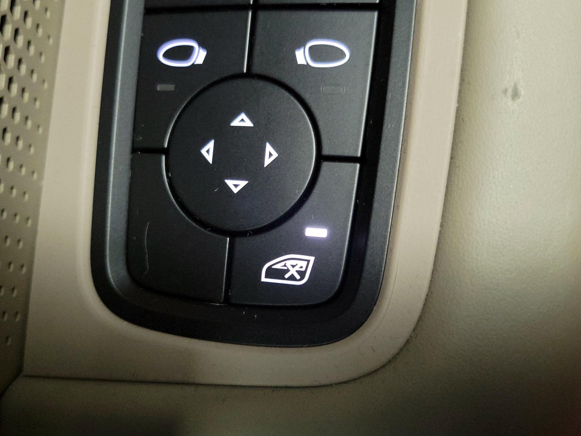 Thumbnail: 2023 Porsche Taycan - 13