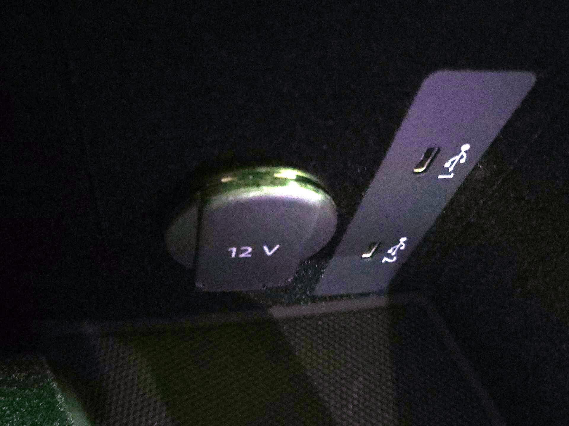 Thumbnail: 2023 Porsche Taycan - 19