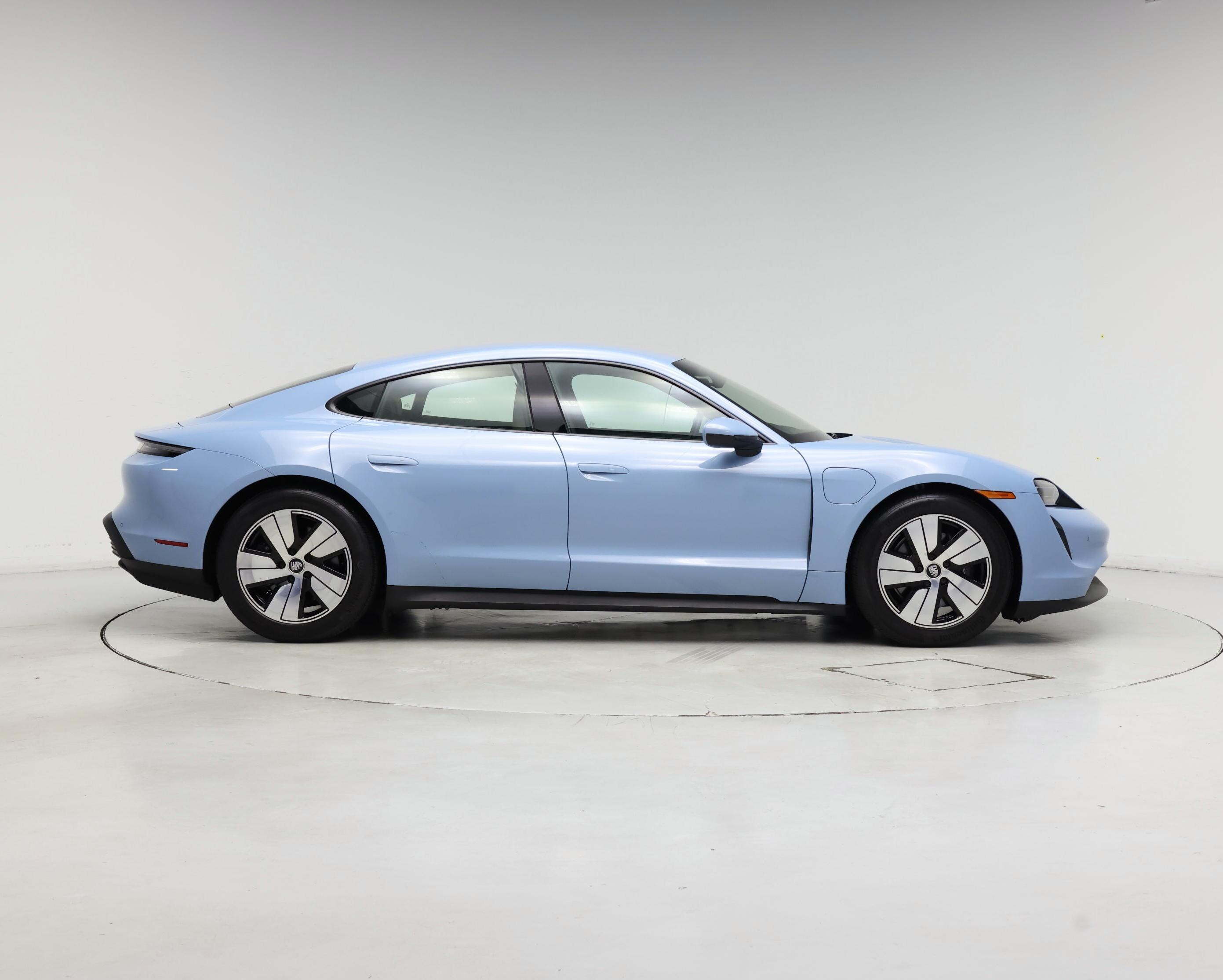 Thumbnail: 2023 Porsche Taycan - 7