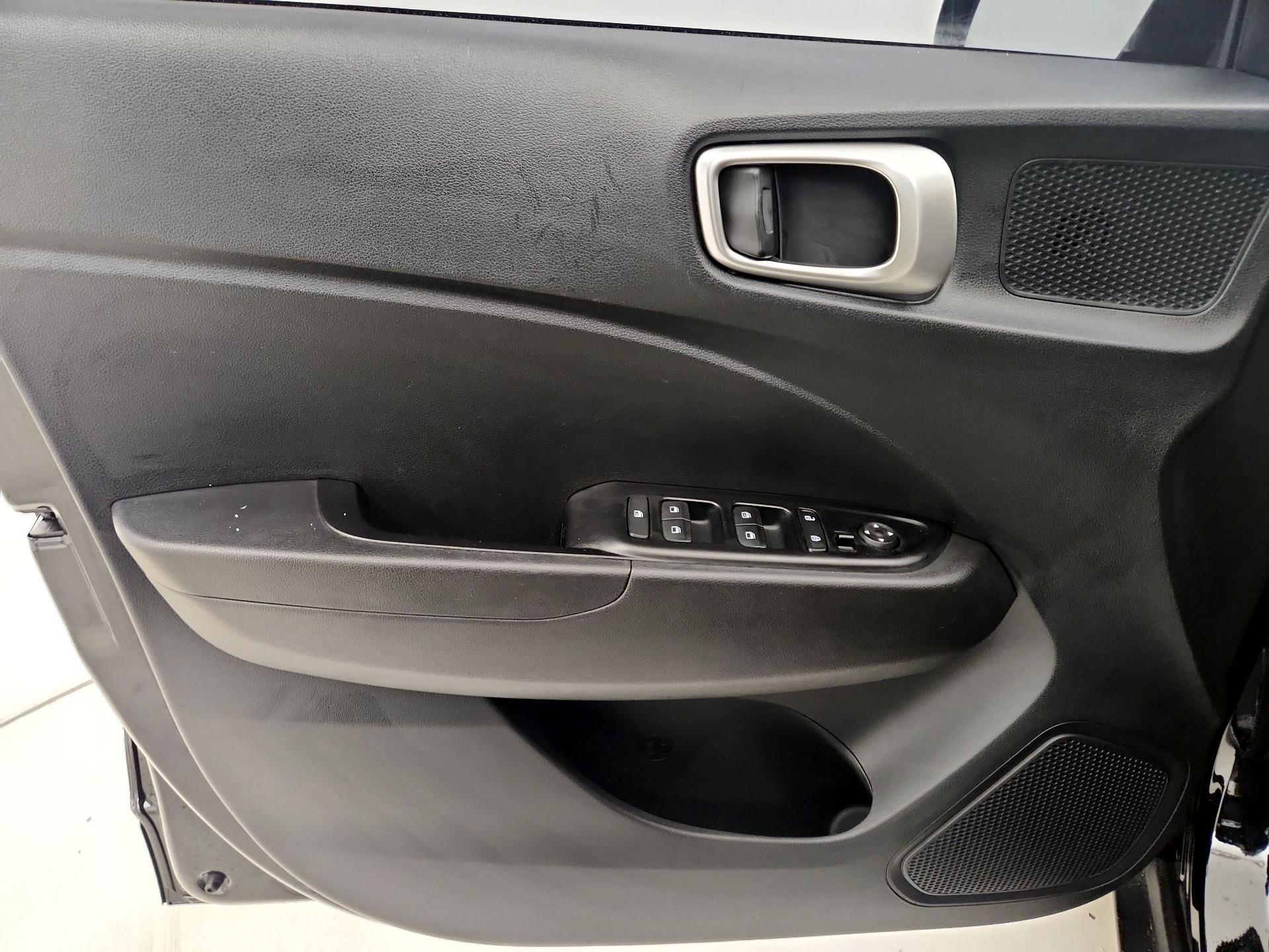 Thumbnail: 2023 Hyundai Venue - 12