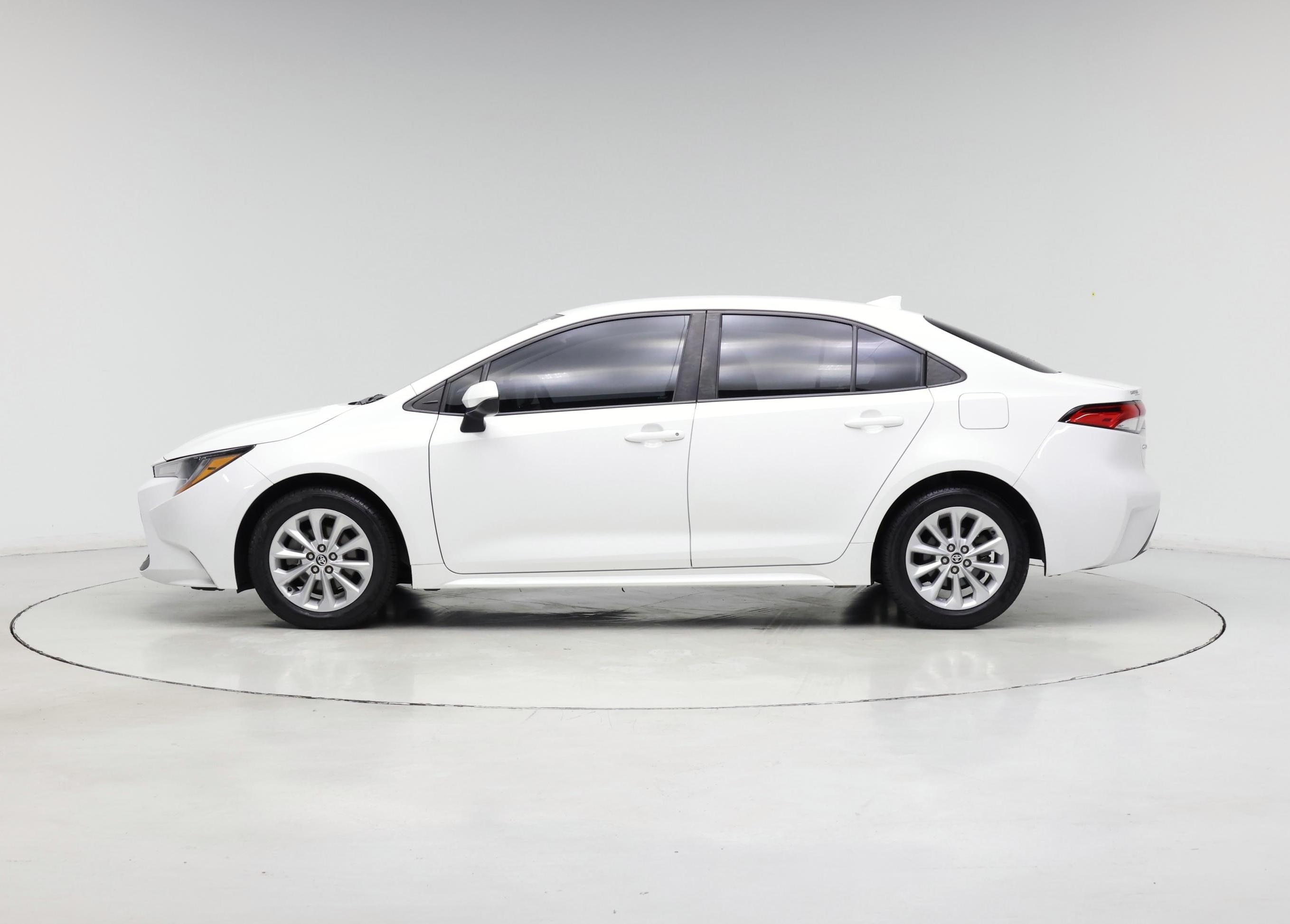 Thumbnail: 2022 Toyota Corolla - 3