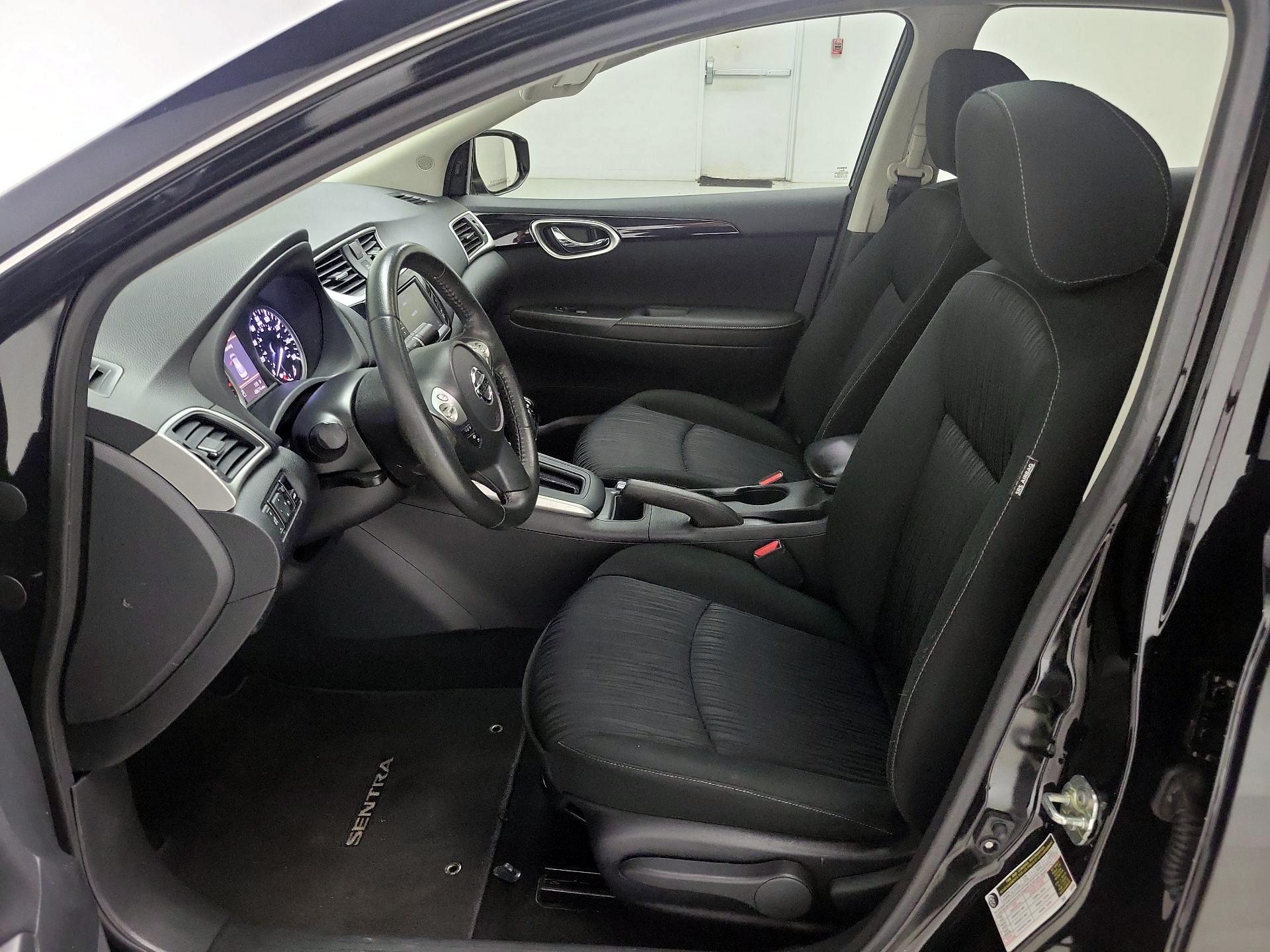 Thumbnail: 2019 Nissan Sentra - 11