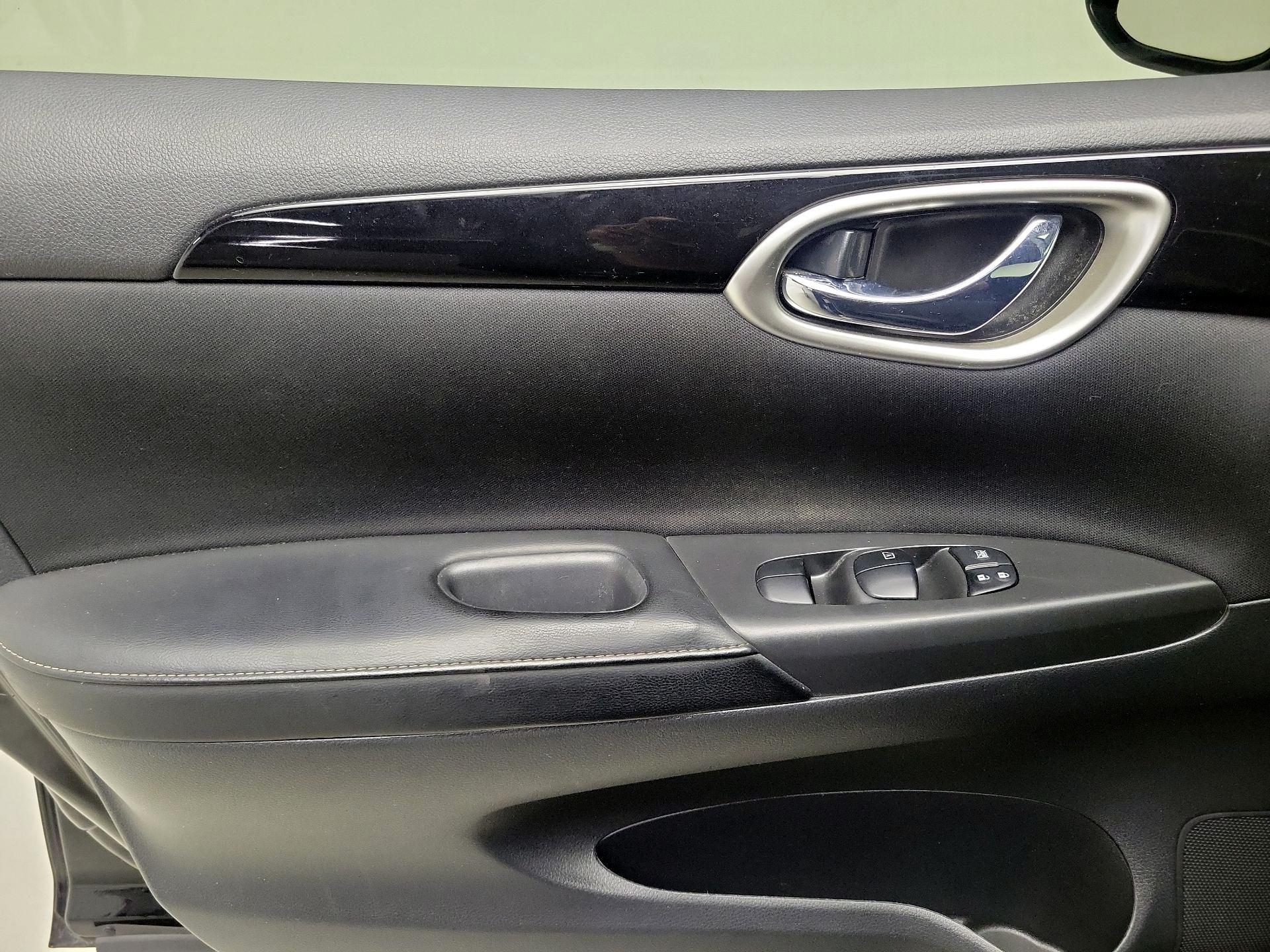 Thumbnail: 2019 Nissan Sentra - 12