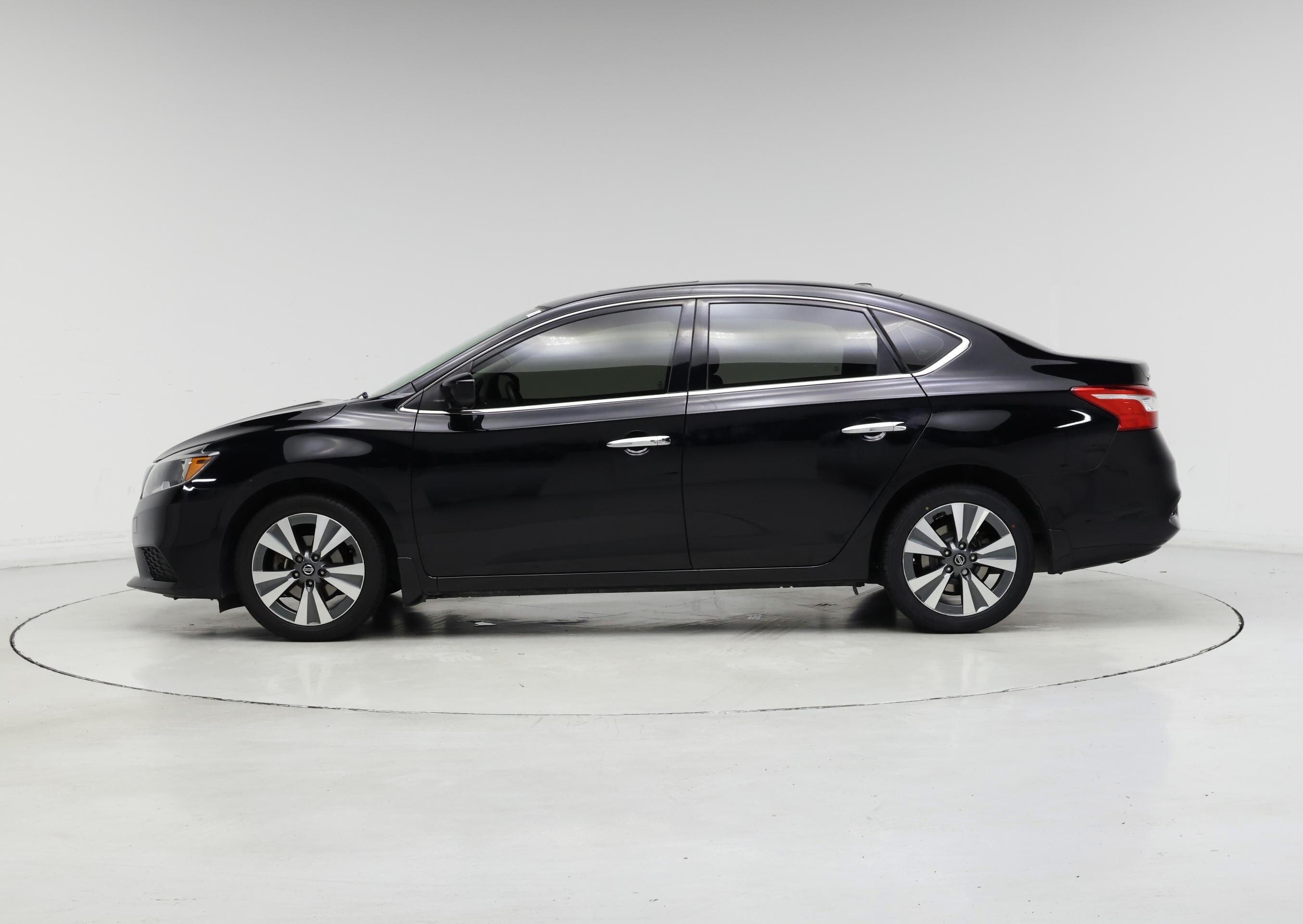 Thumbnail: 2019 Nissan Sentra - 3