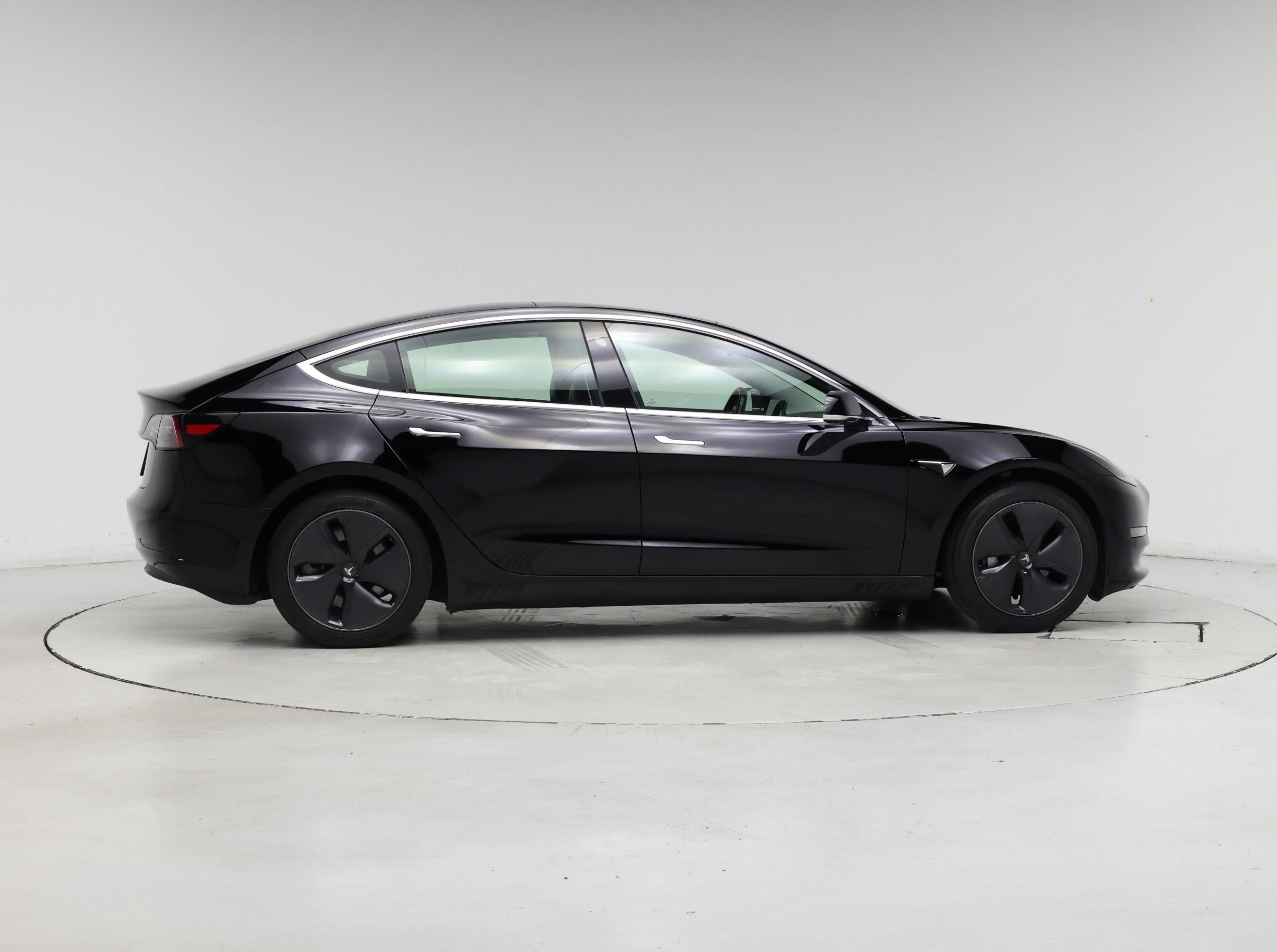 Thumbnail: 2019 Tesla Model 3 - 7