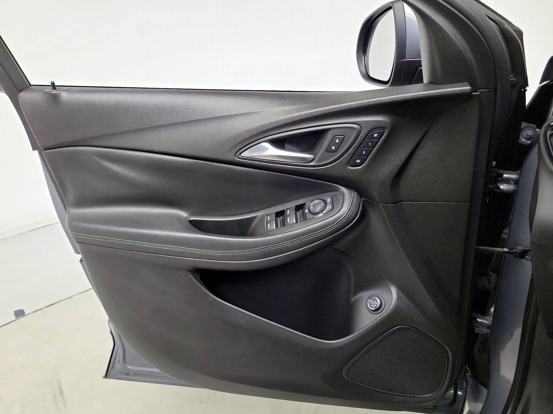 Thumbnail: 2022 Buick Encore GX - 12