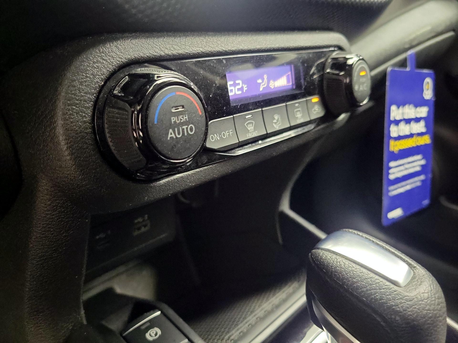 Thumbnail: 2021 Nissan Kicks - 16