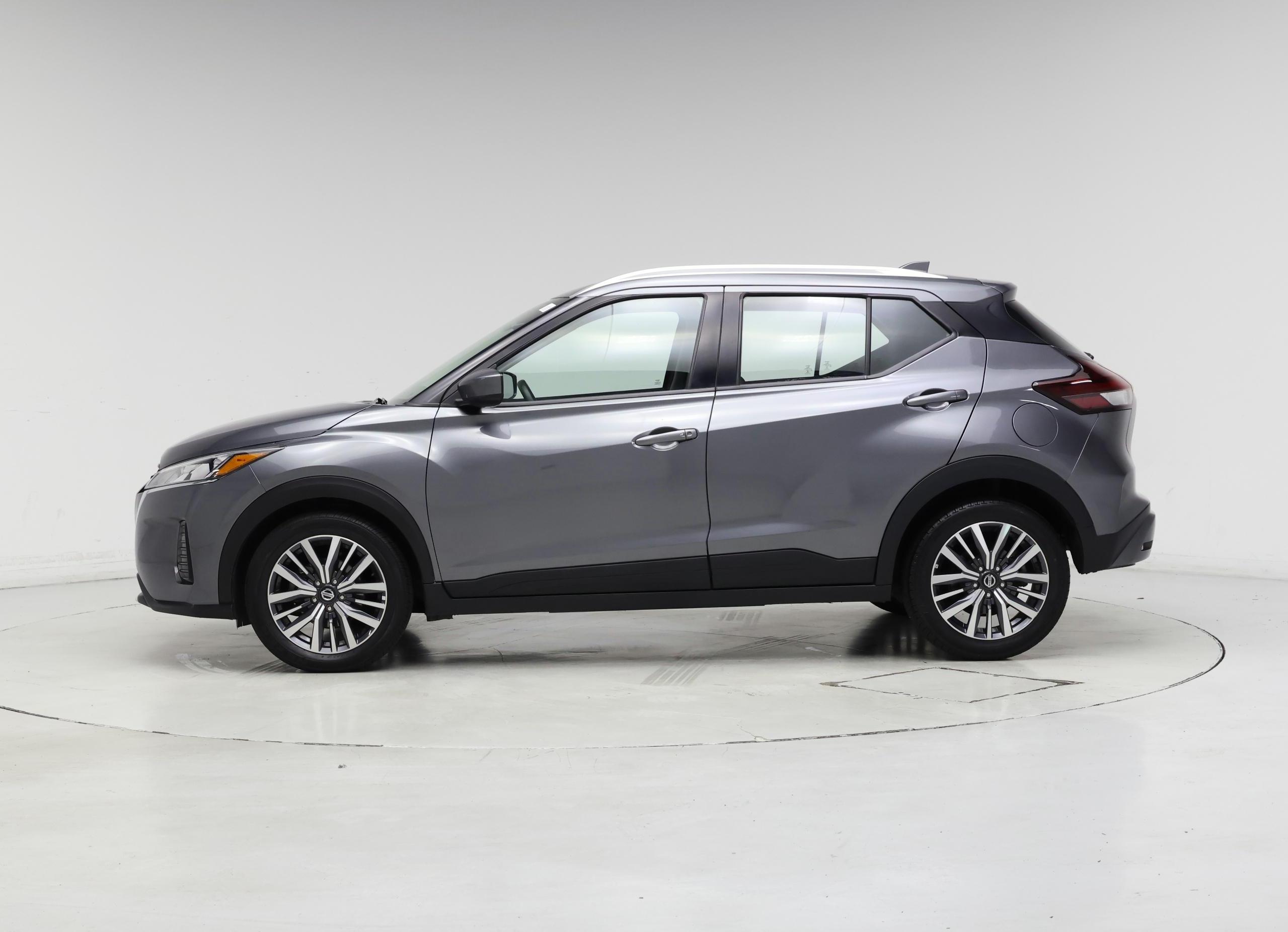 Thumbnail: 2021 Nissan Kicks - 3