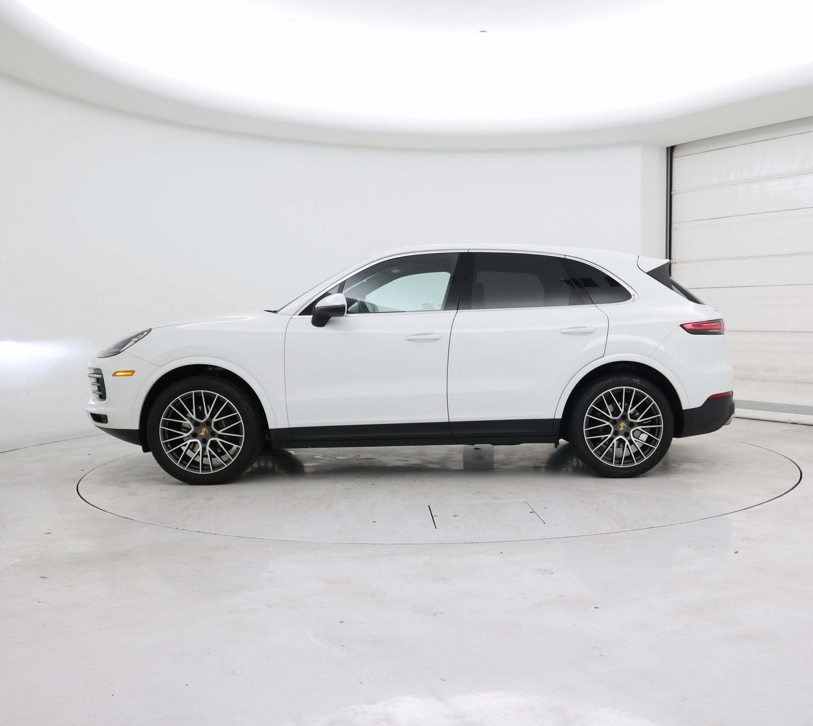 Thumbnail: 2019 Porsche Cayenne - 3
