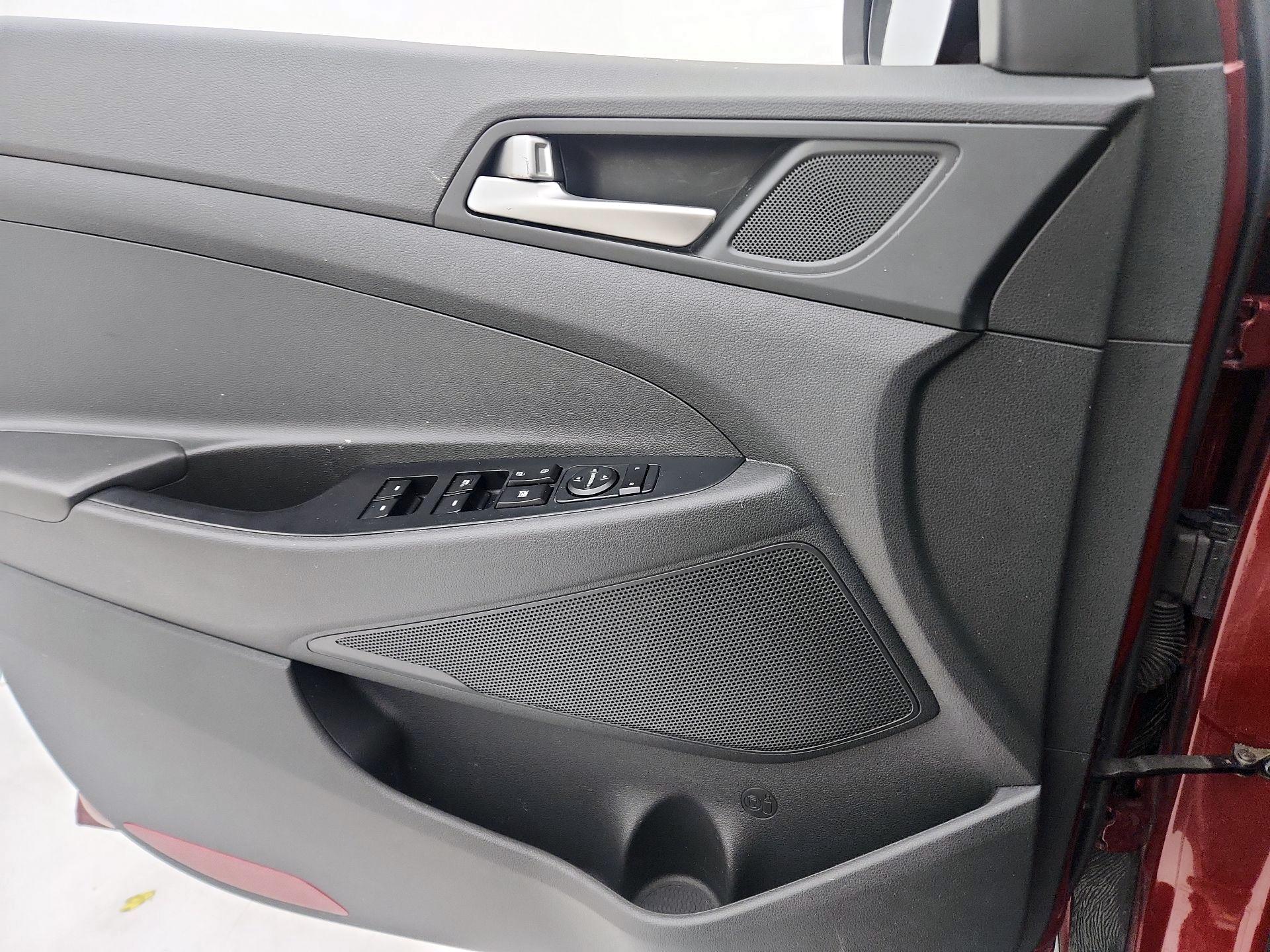 Thumbnail: 2019 Hyundai Tucson - 12