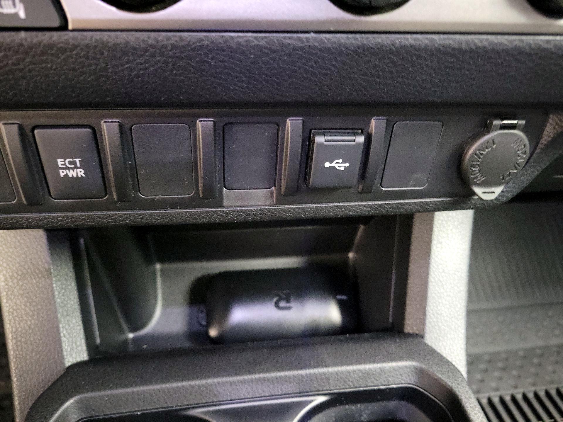 Thumbnail: 2022 Toyota Tacoma - 19