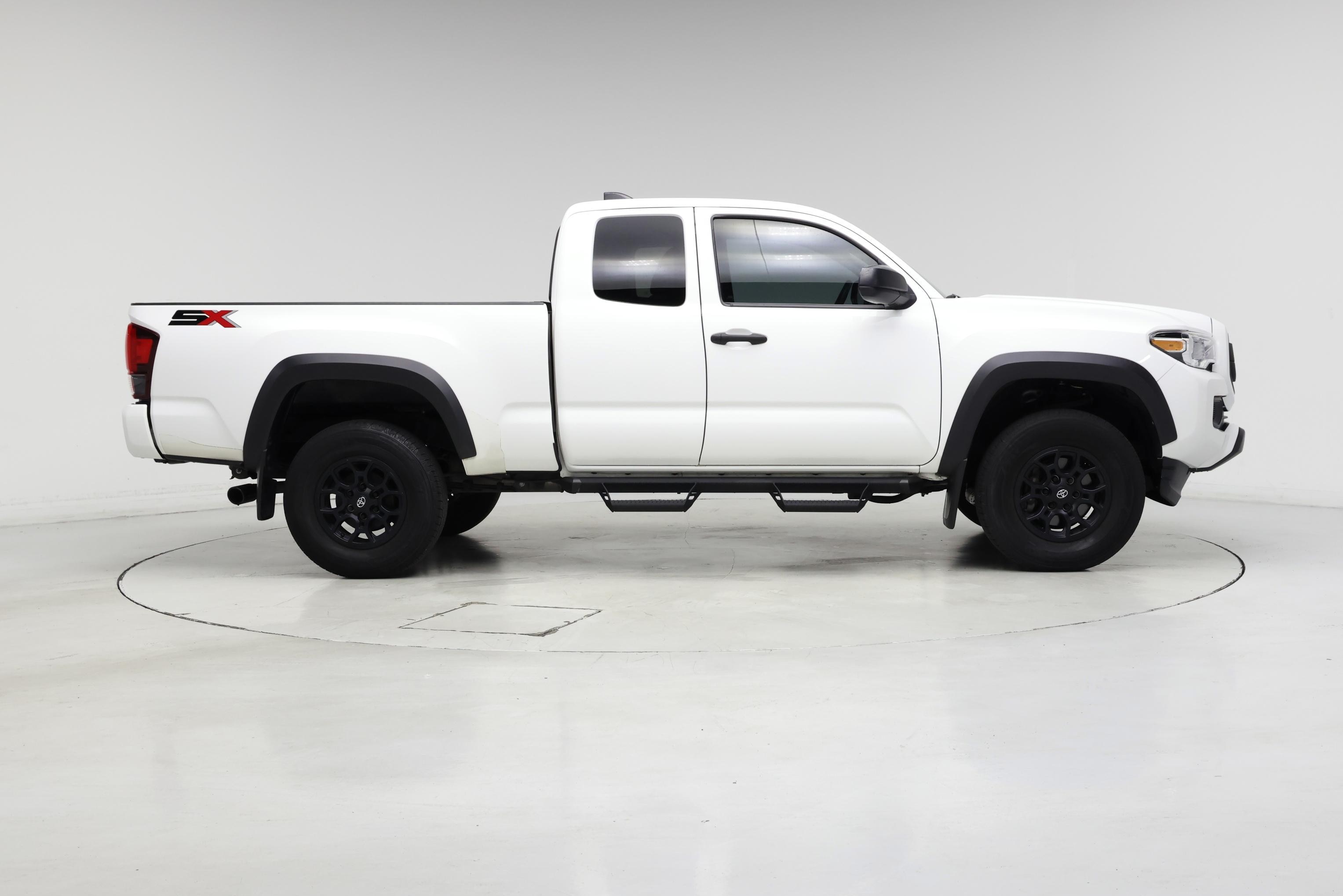 Thumbnail: 2022 Toyota Tacoma - 7