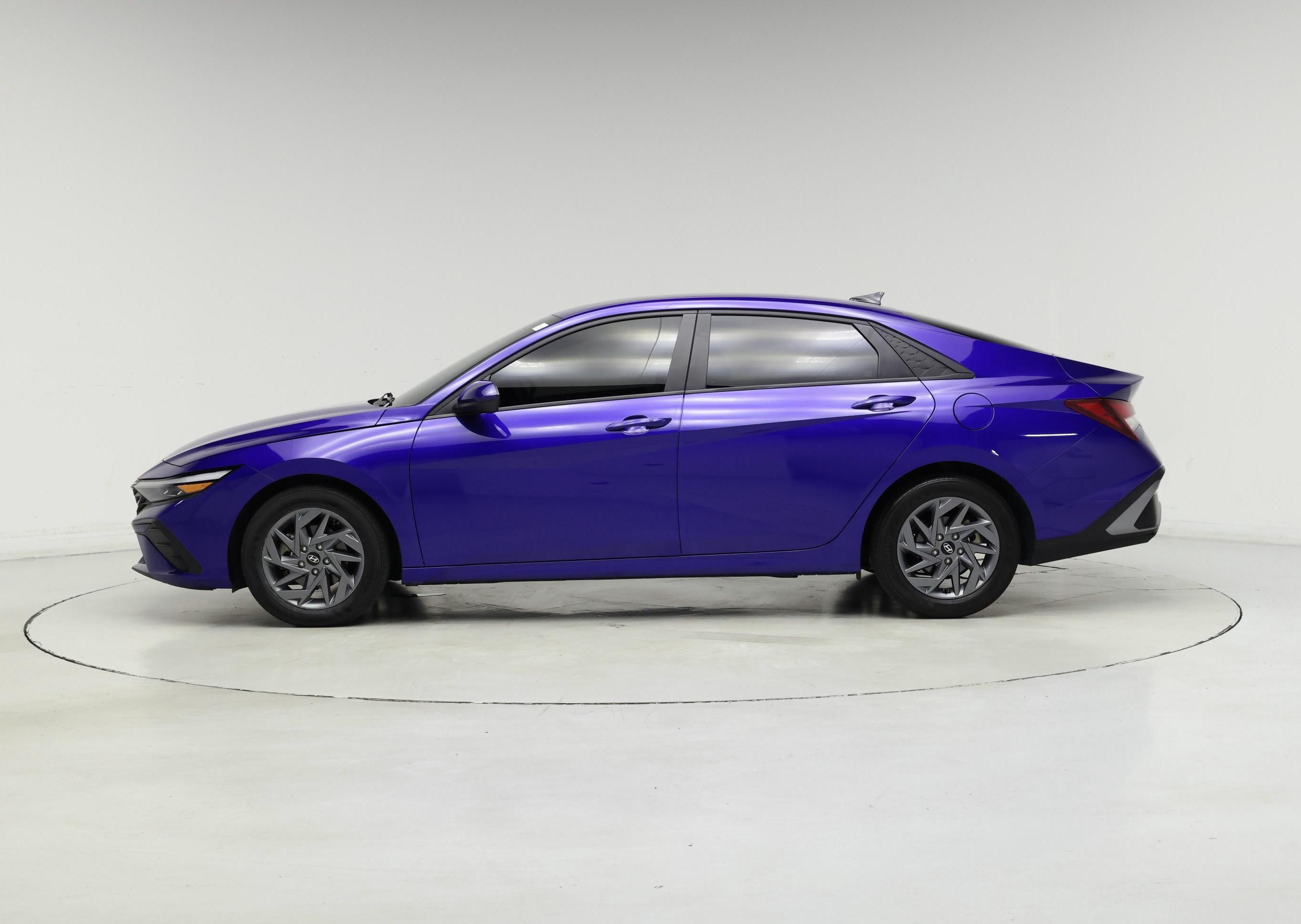 Thumbnail: 2024 Hyundai Elantra - 3