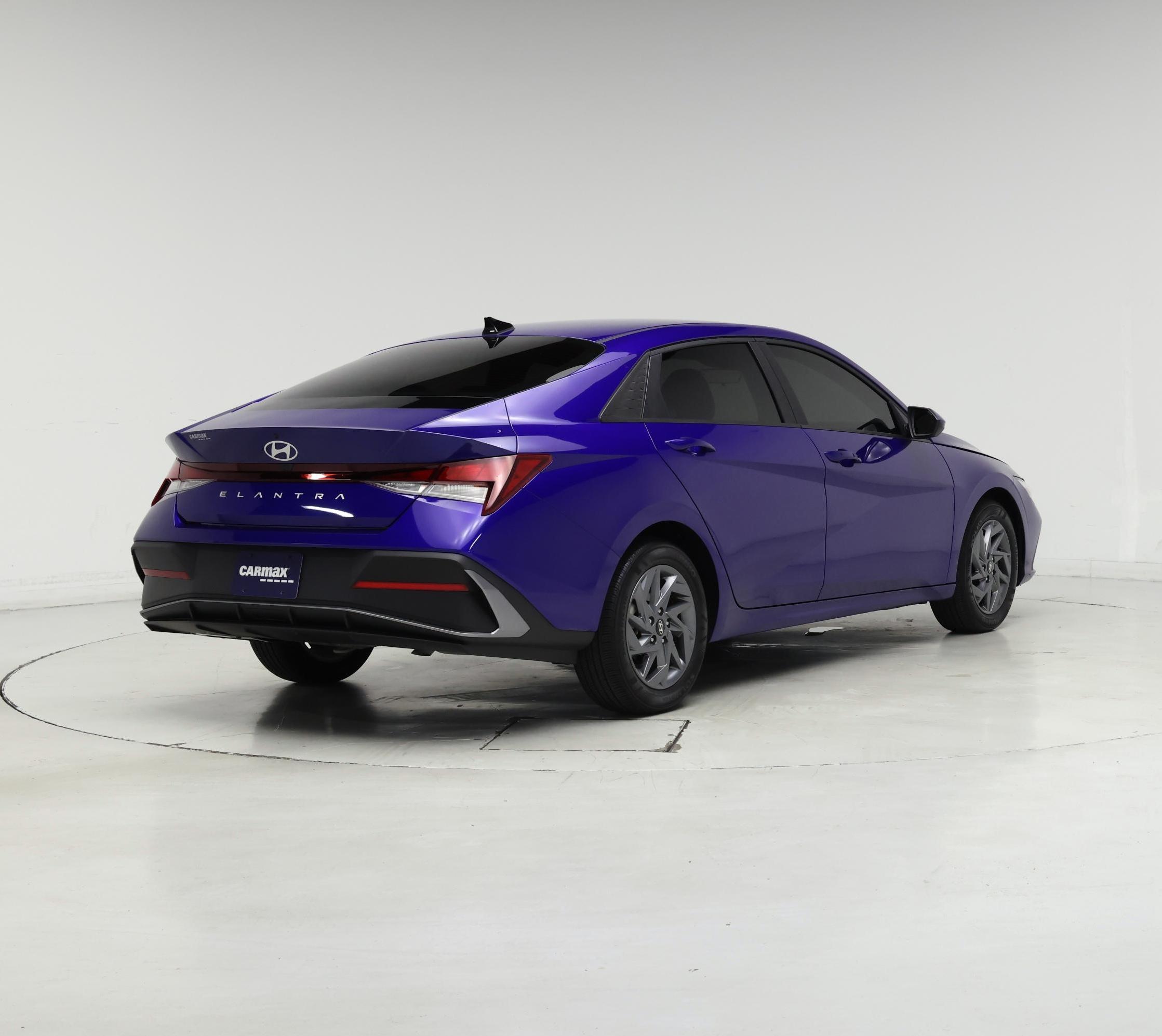 Thumbnail: 2024 Hyundai Elantra - 8