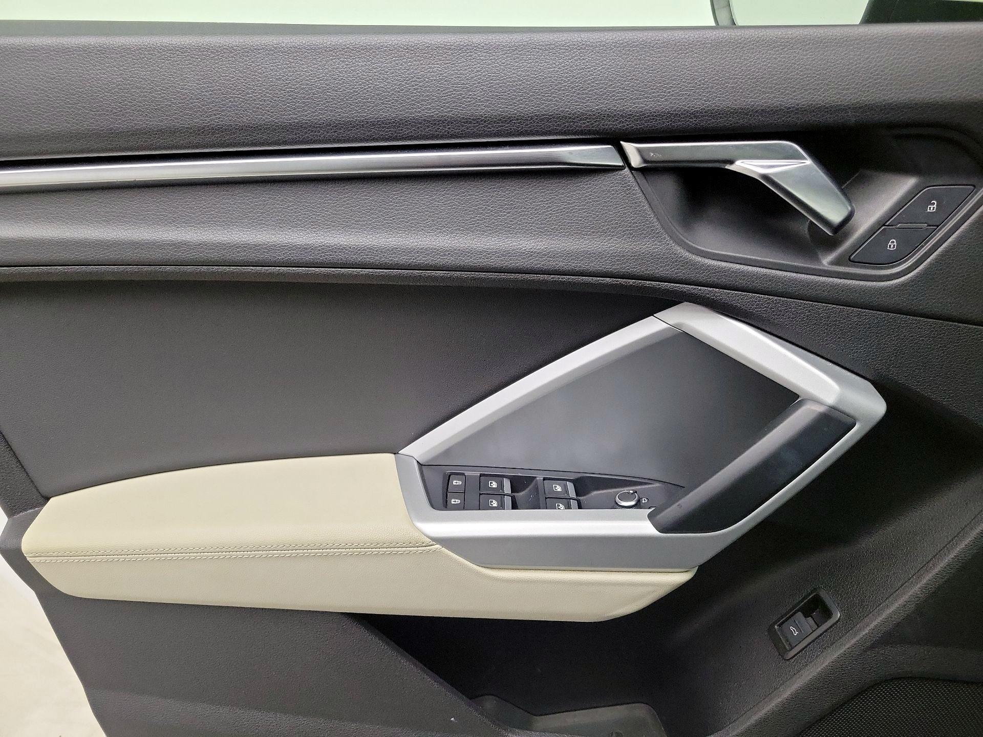 Thumbnail: 2020 Audi Q3 - 12