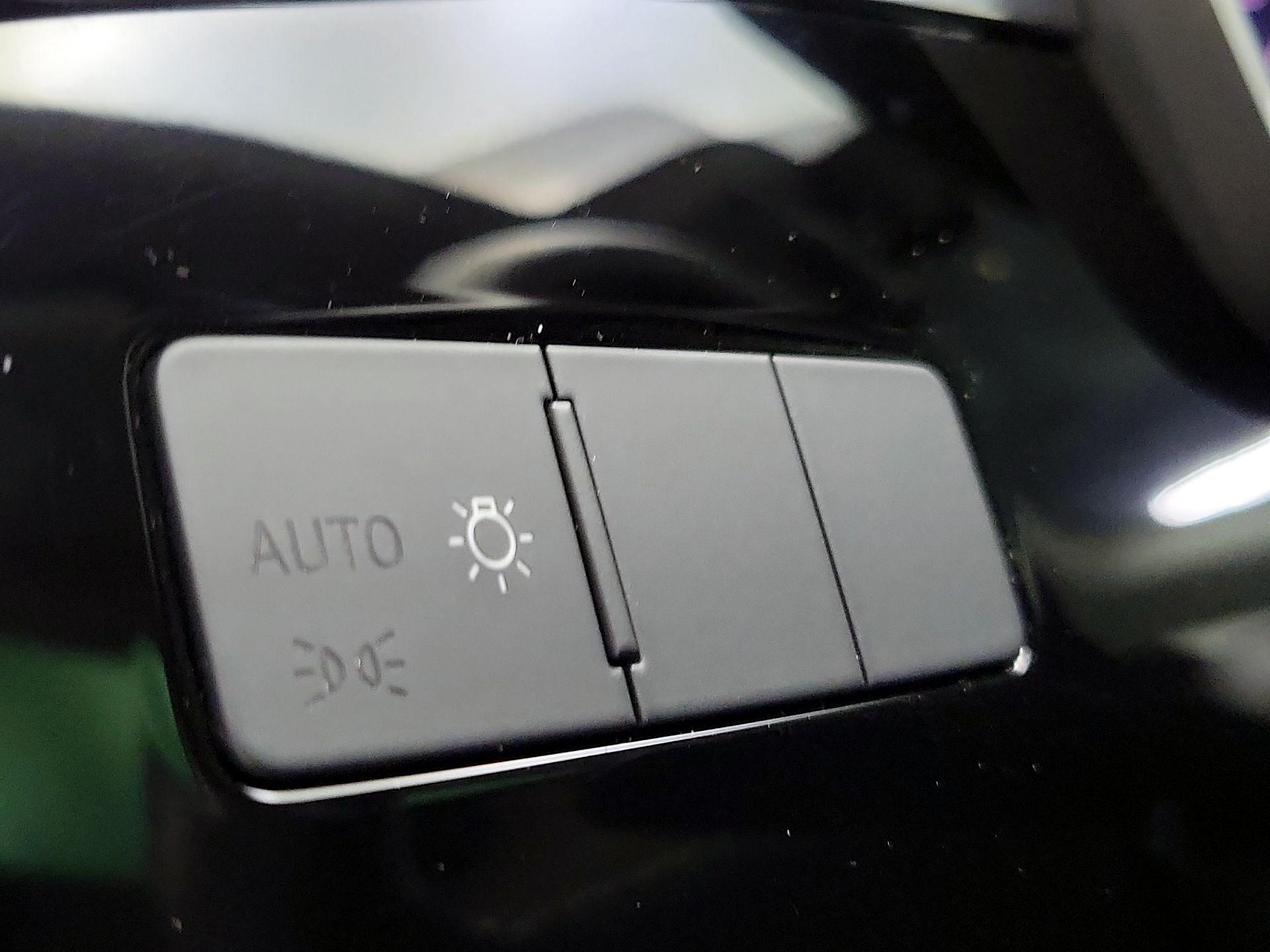 Thumbnail: 2020 Audi Q3 - 13