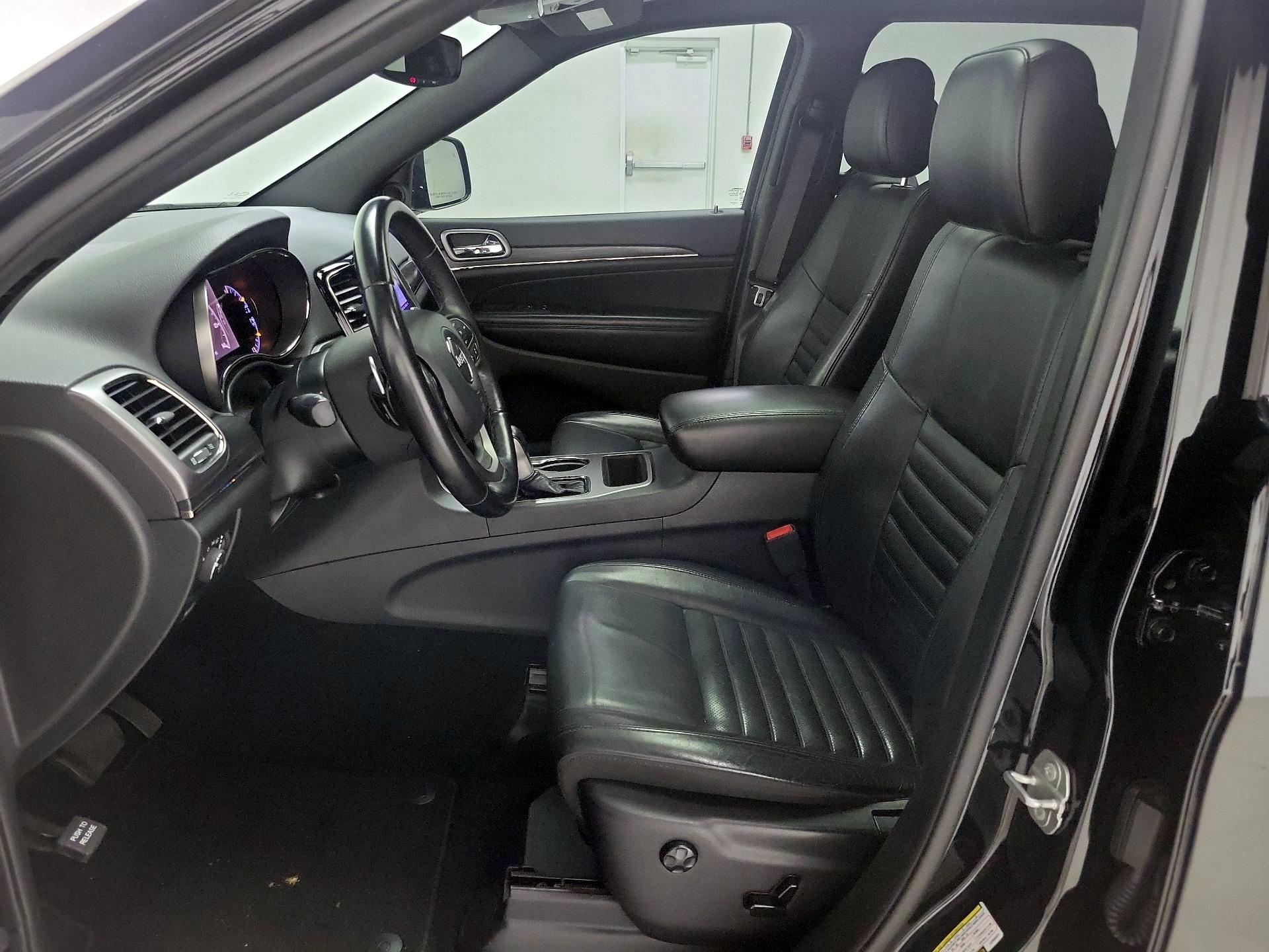 Thumbnail: 2020 Jeep Grand Cherokee - 11