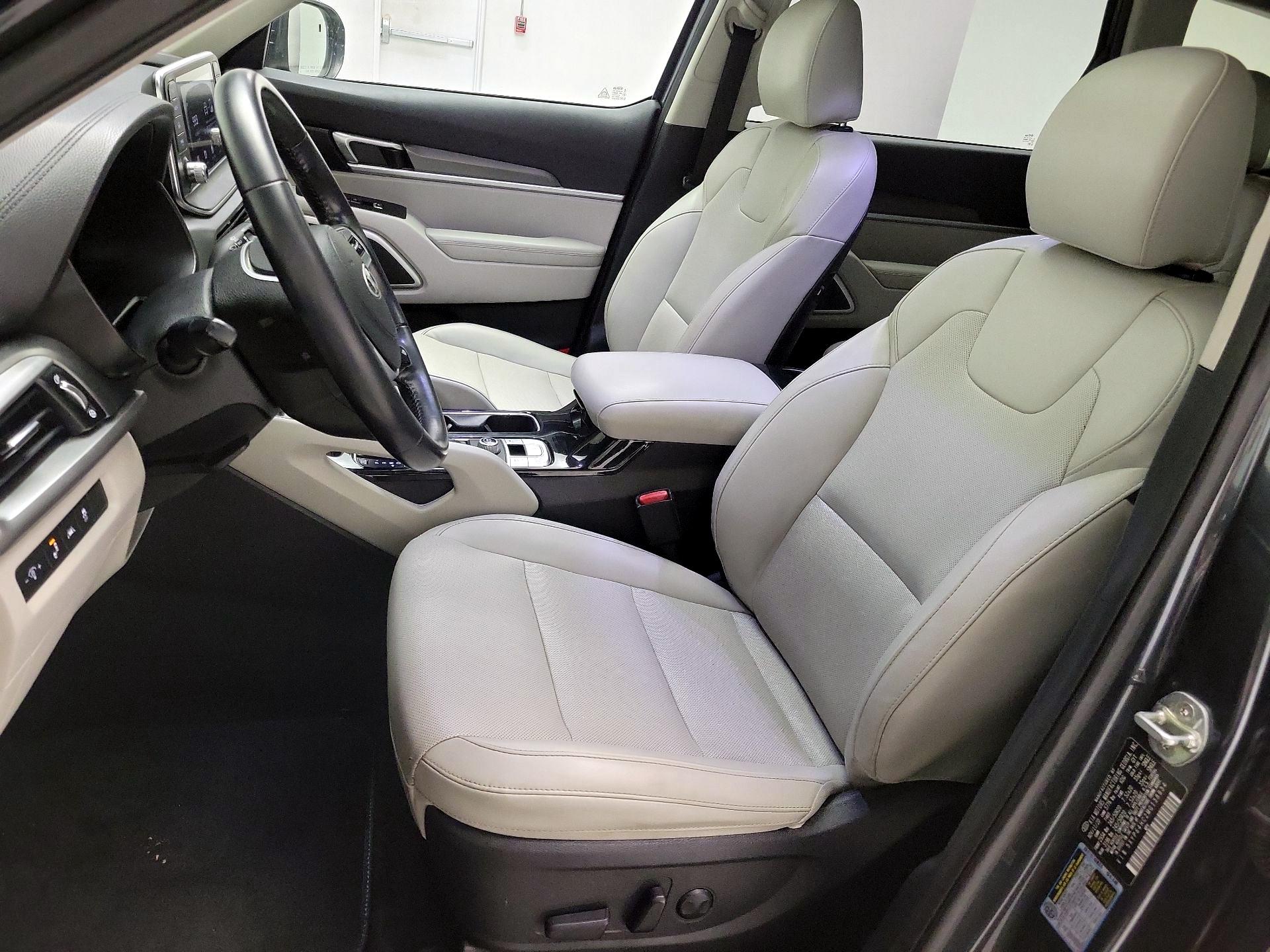 Thumbnail: 2021 Kia Telluride - 11