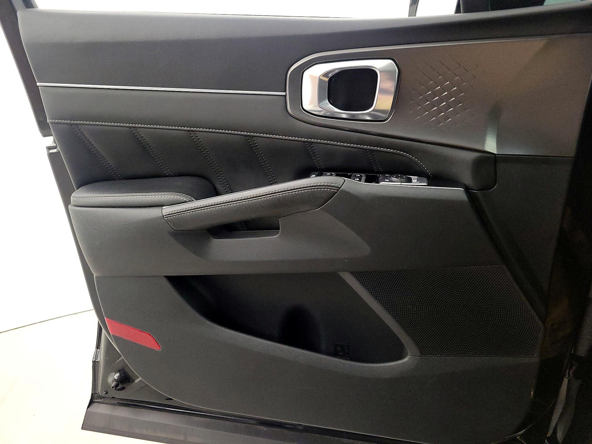 Thumbnail: 2022 Kia Sorento - 12