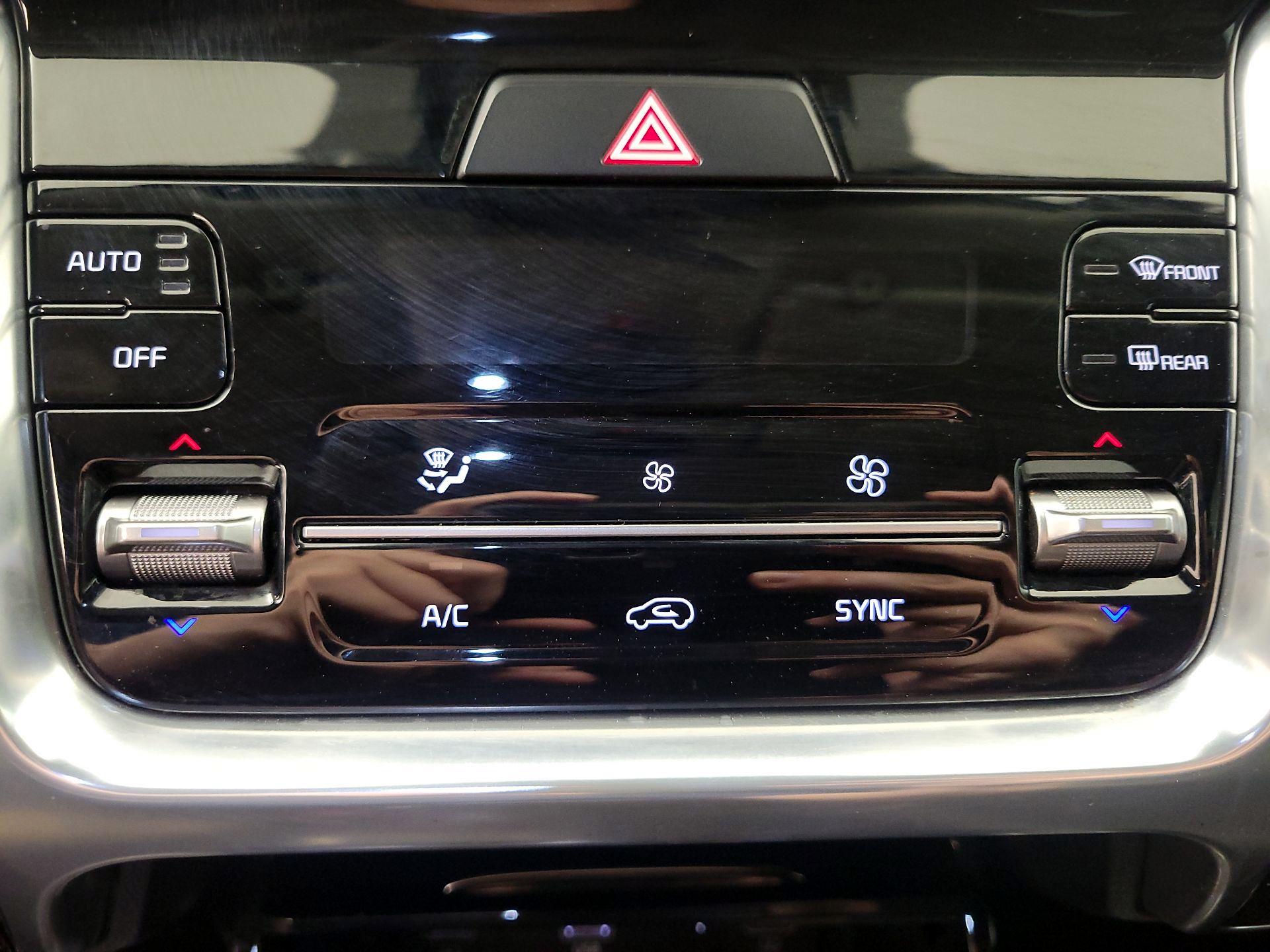 Thumbnail: 2022 Kia Sorento - 17