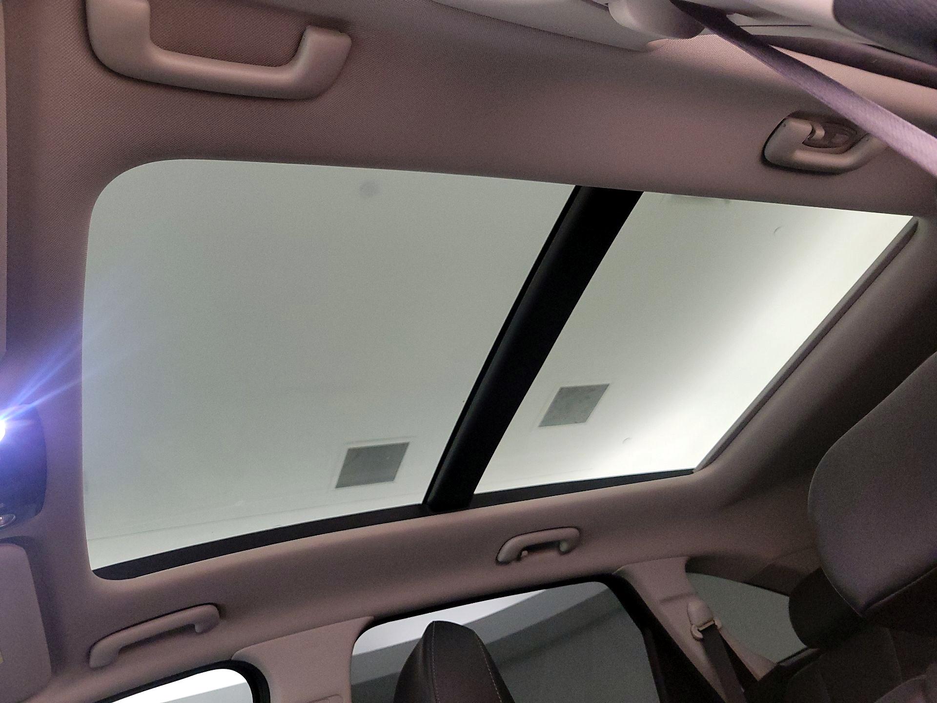 Thumbnail: 2022 Kia Sorento - 20