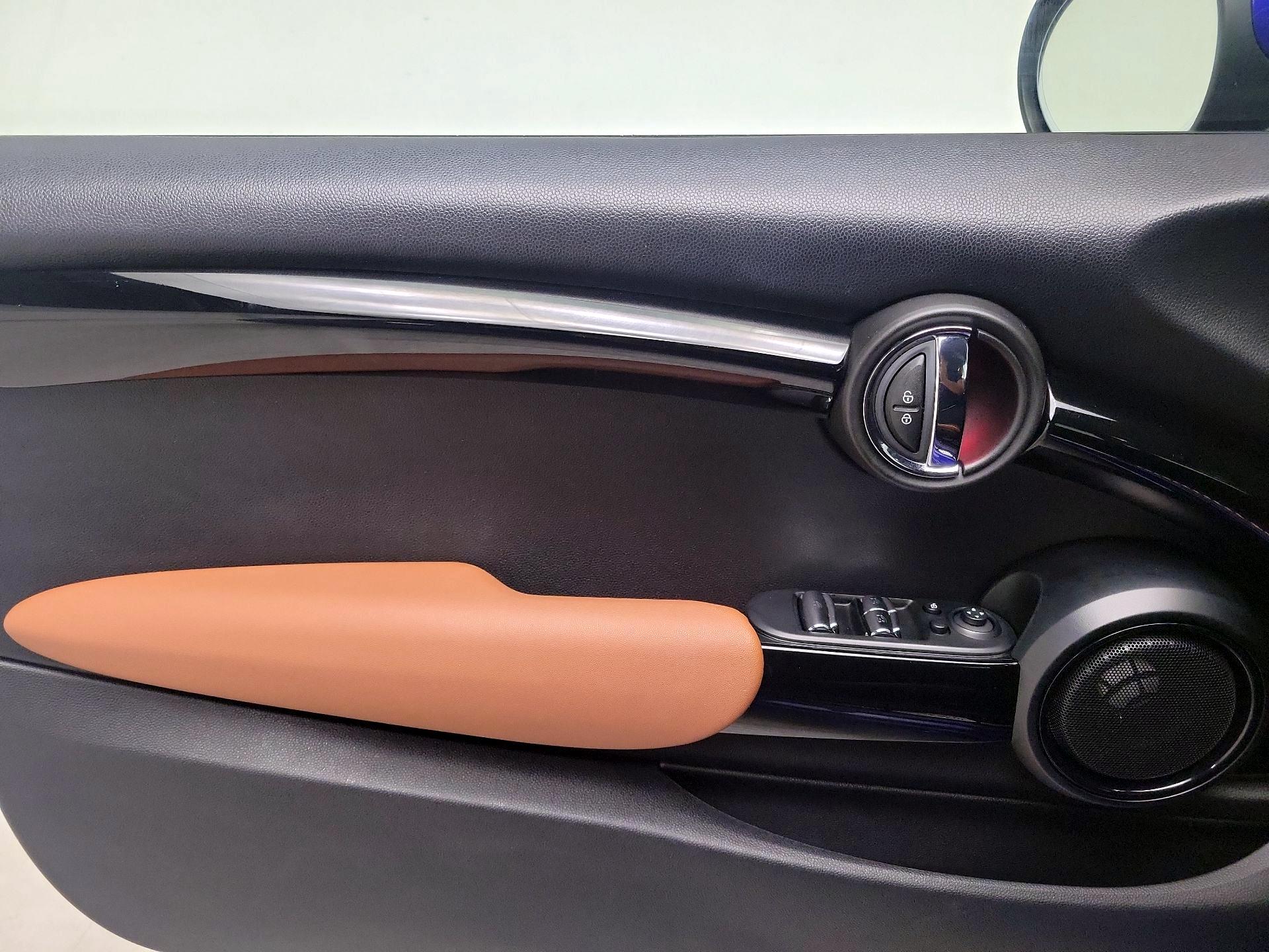 Thumbnail: 2019 MINI Cooper - 12