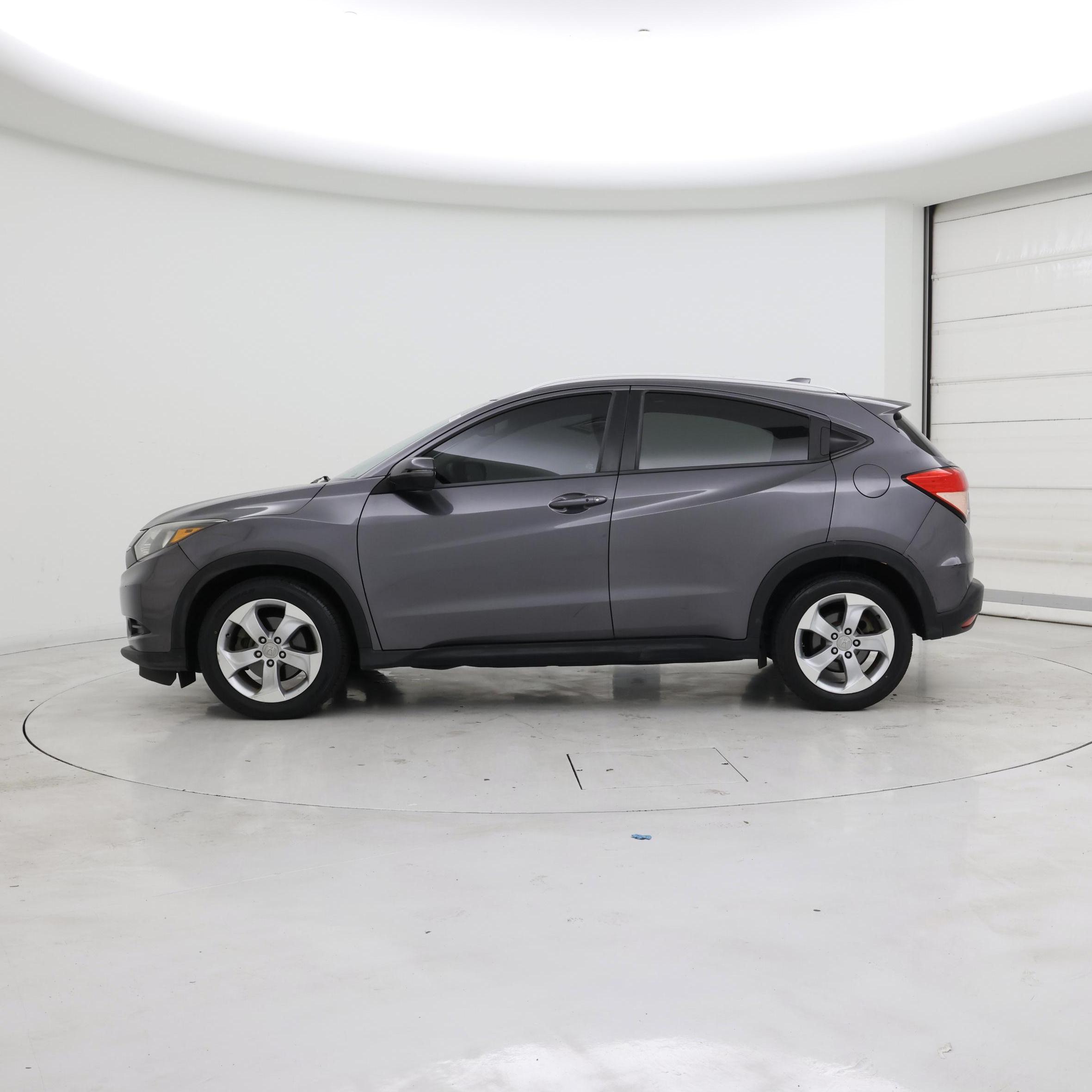 Thumbnail: 2016 Honda HR-V - 3