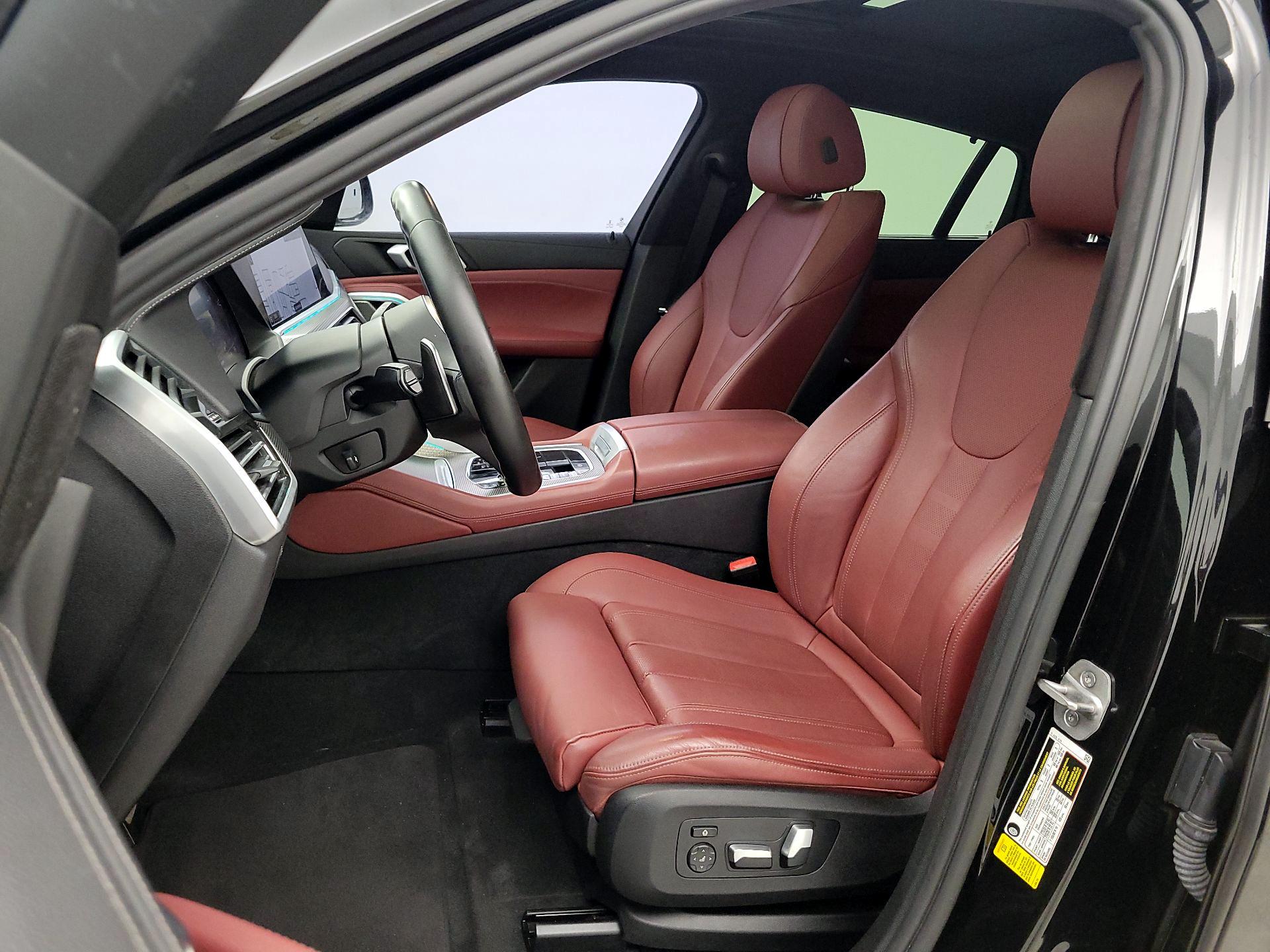 Thumbnail: 2021 BMW X6 - 11